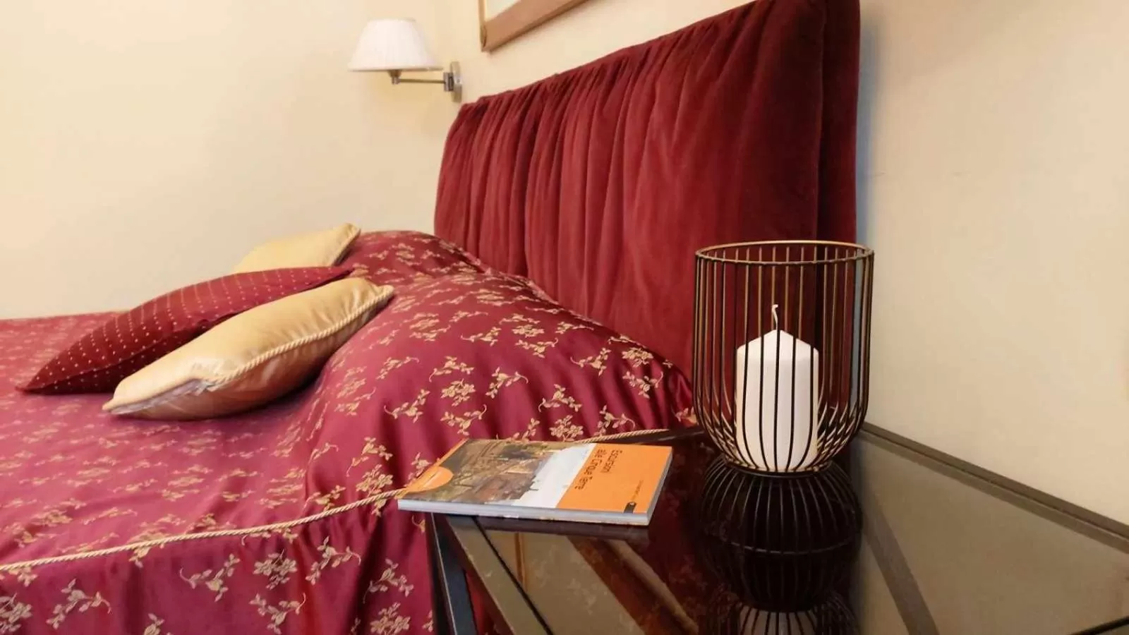 Bed in Tornabuoni La Petite Suite