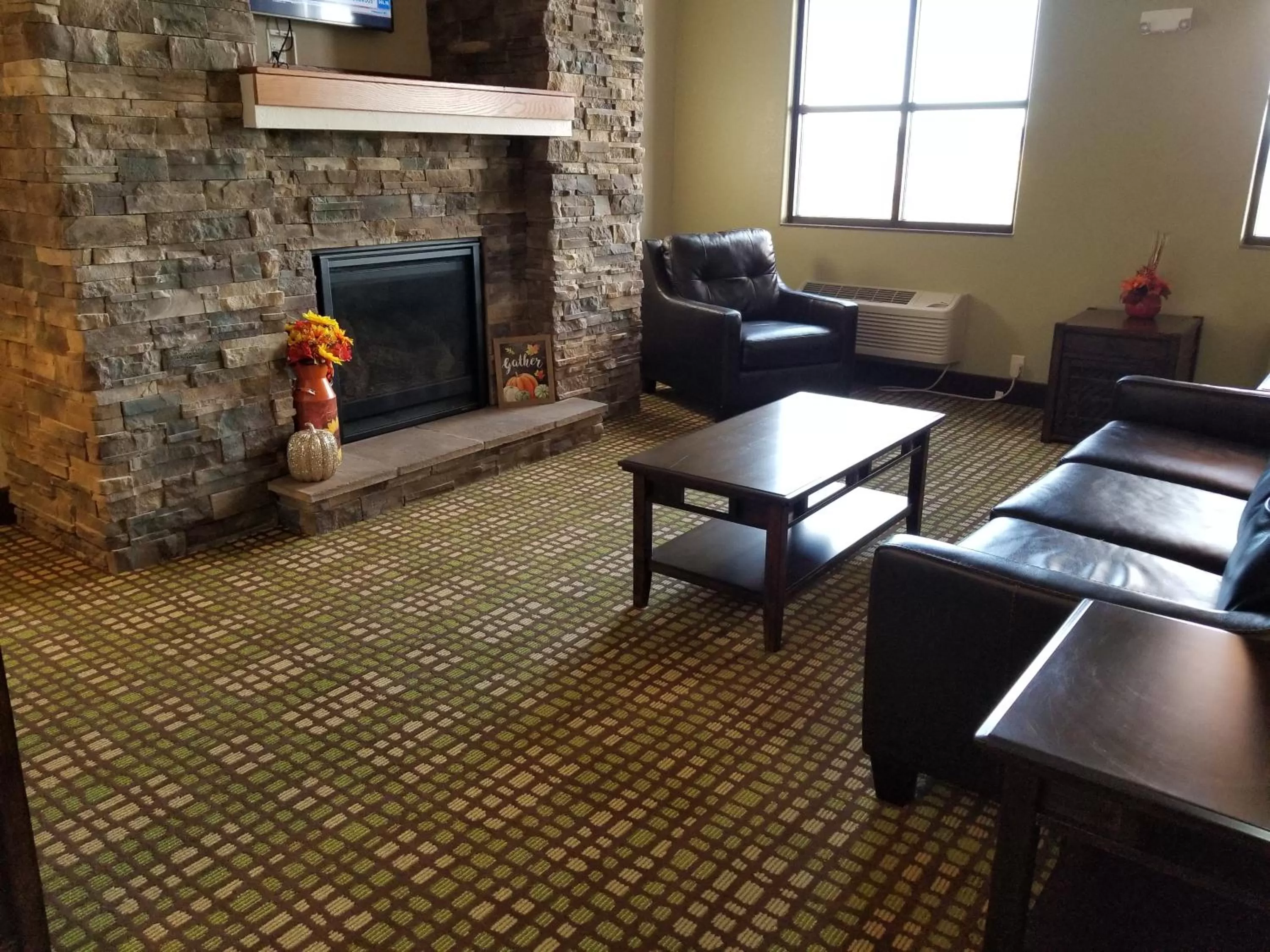 TV and multimedia in Baymont by Wyndham Oacoma