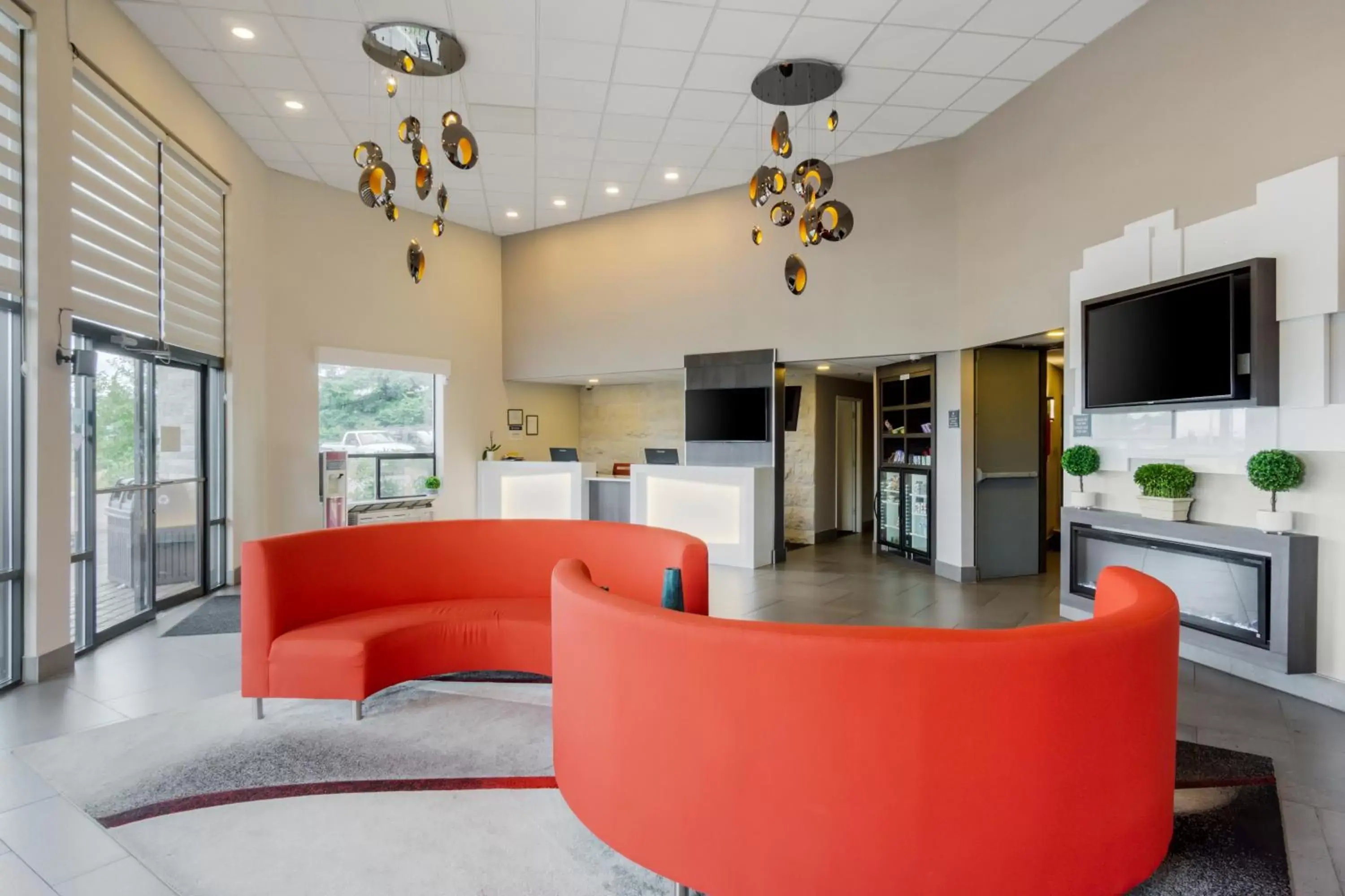 Seating Area in Best Western Plus Renton Inn