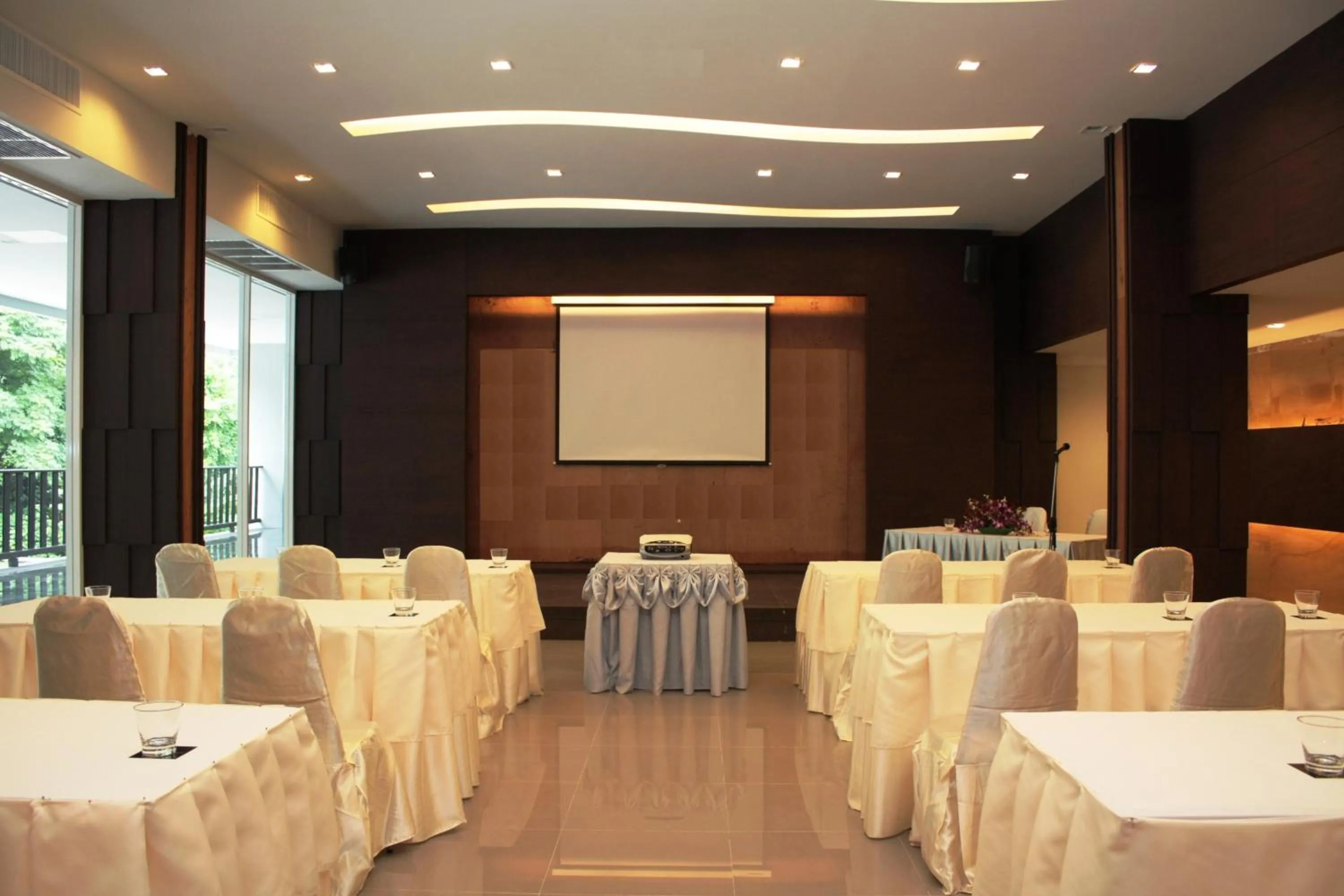 Business facilities in Casa Del M Patong Phuket - Newly Renovated