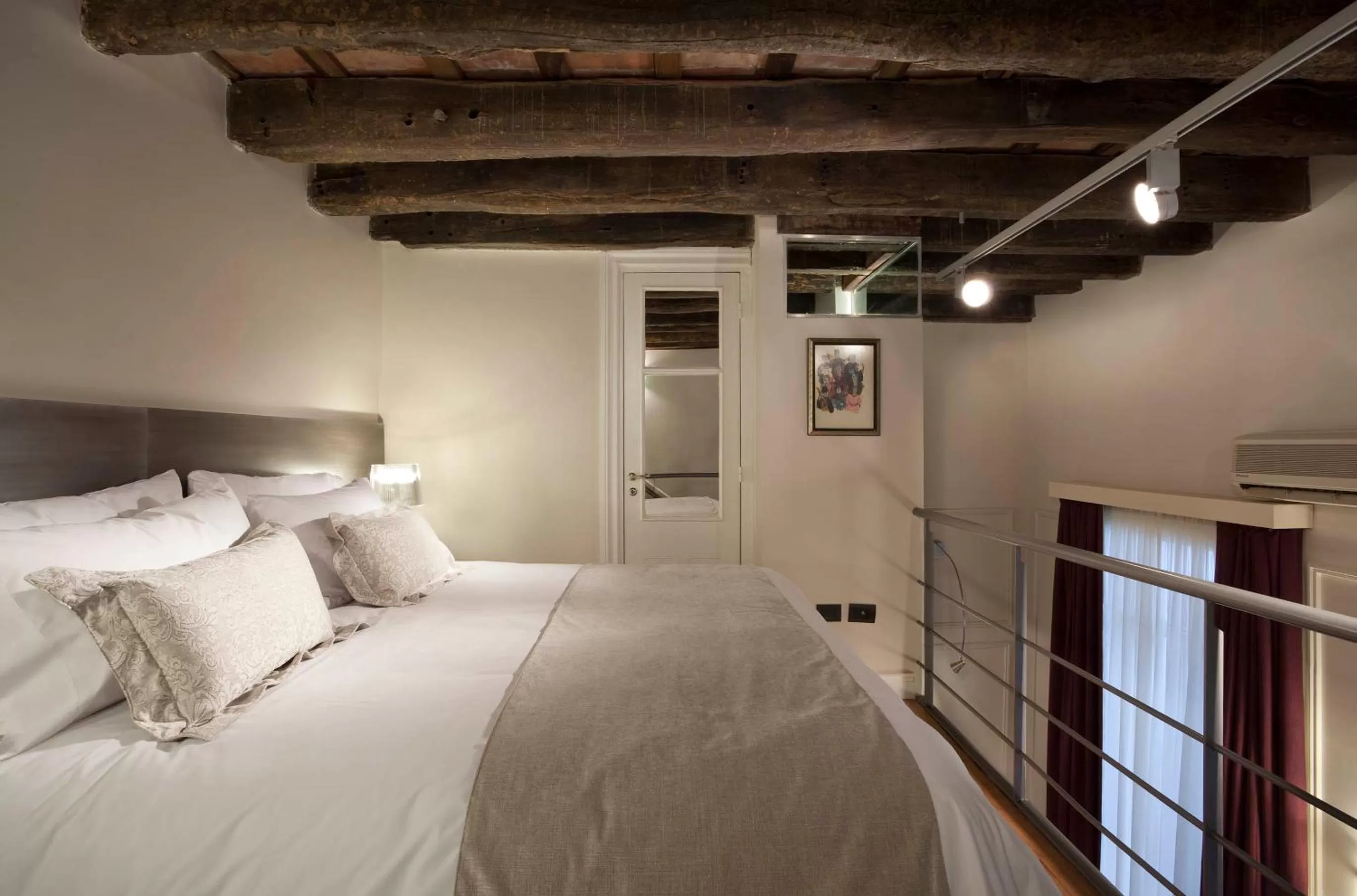 Bedroom, Bed in San Telmo Suites