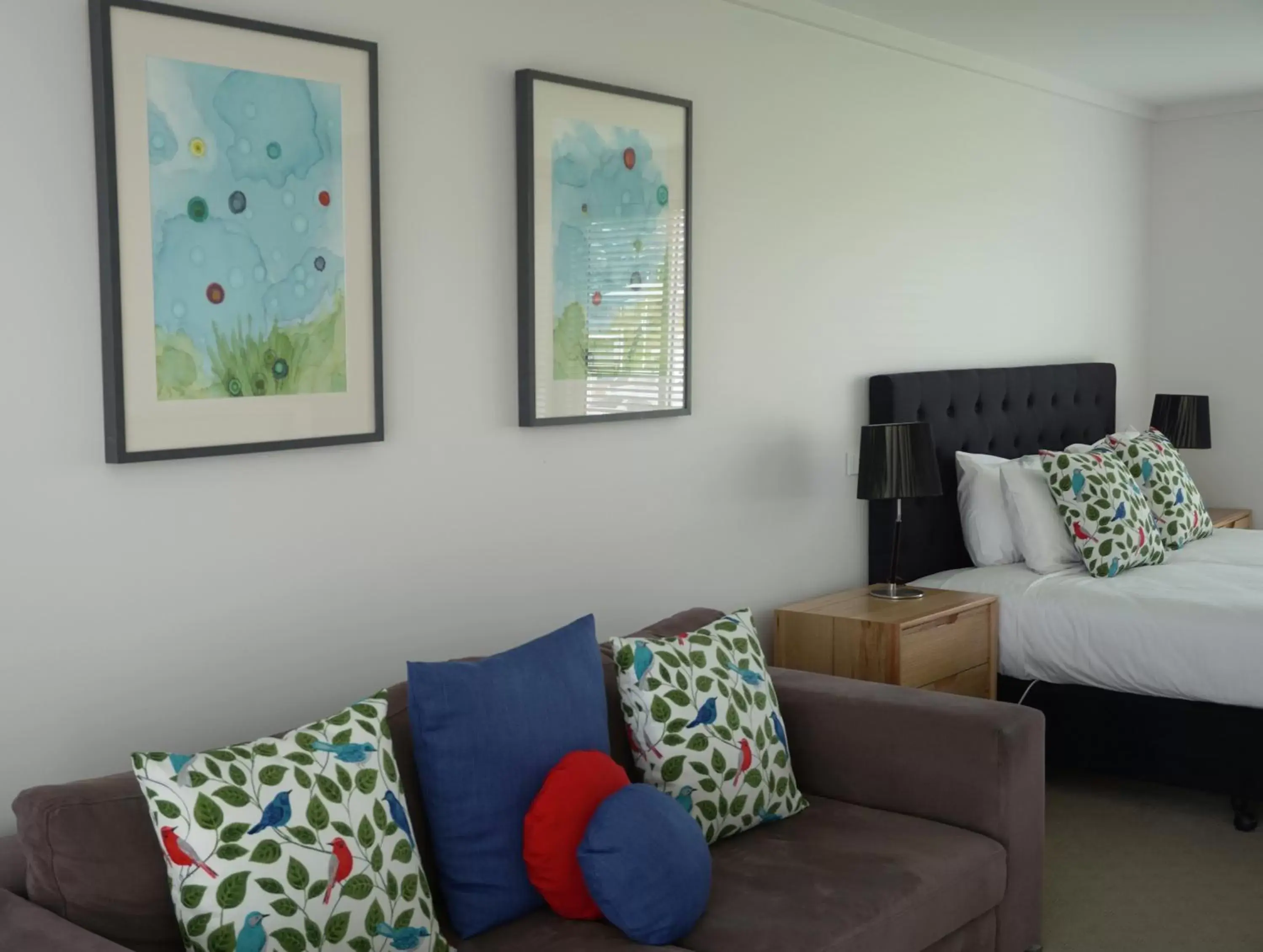 Seating Area in Ashmont Motel and Apartments