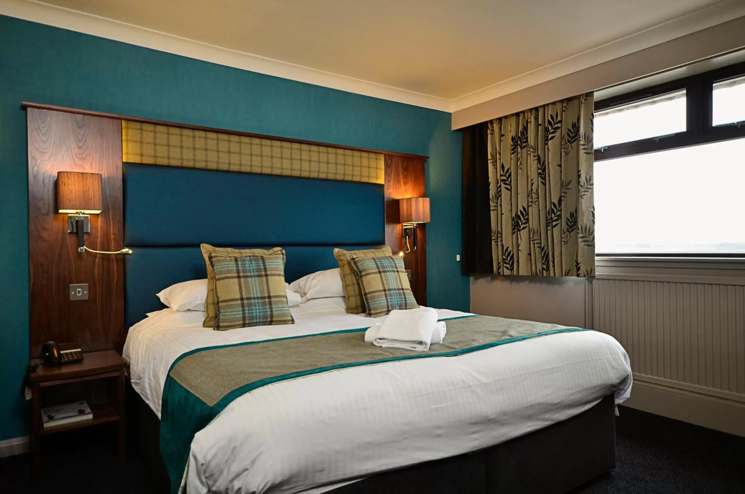Bedroom, Bed in Banff Springs Hotel