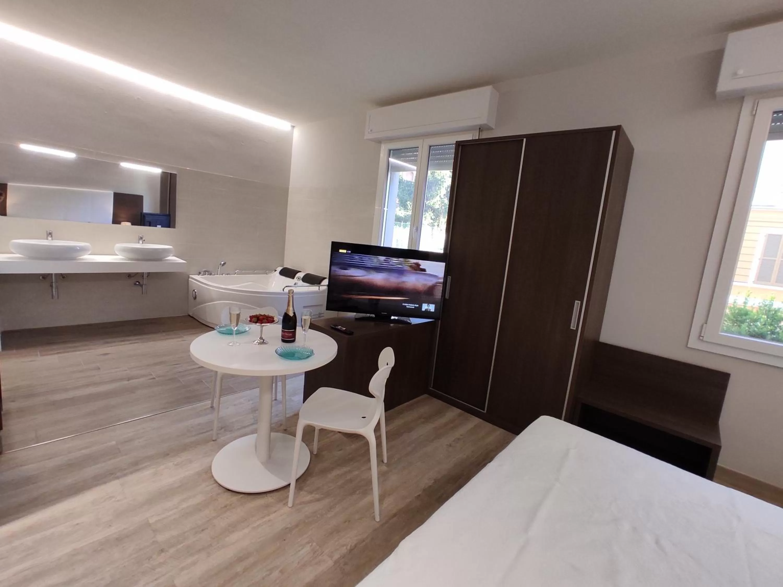 Photo of the whole room, Bed in ALBA RESIDENCE