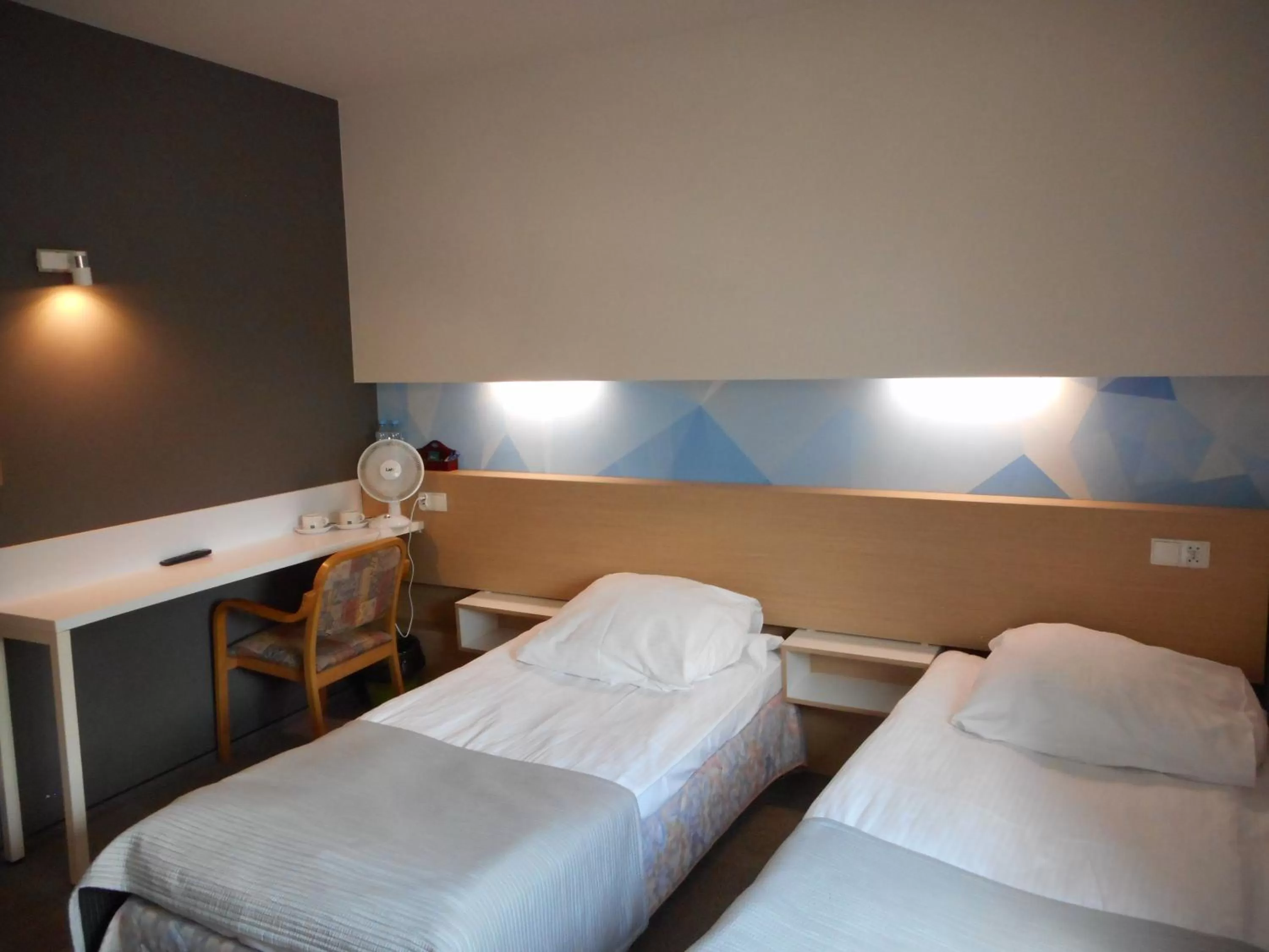Property building, Bed in Hotel Platan