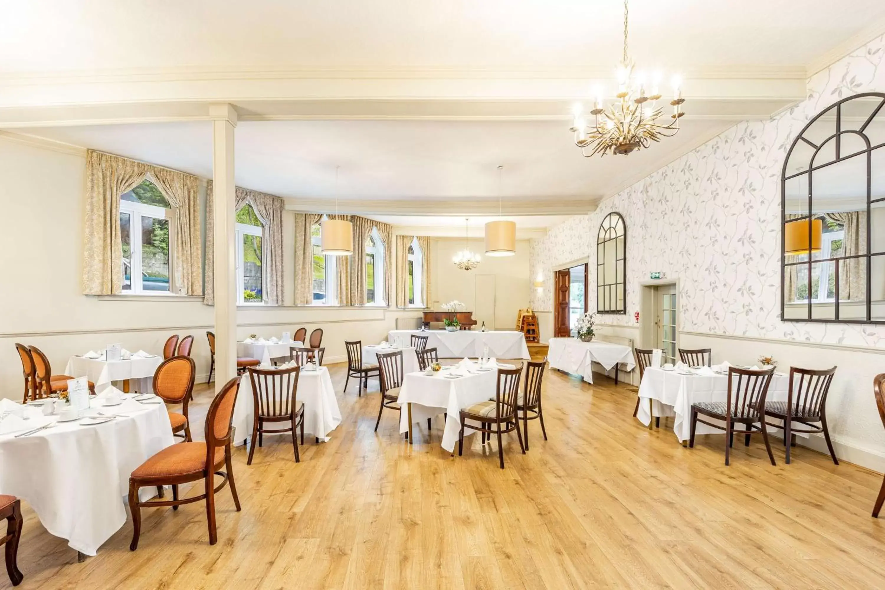 Restaurant/places to eat in Best Western Limpley Stoke Hotel Restaurant/places to eat in Best Western Limpley Stoke Hotel