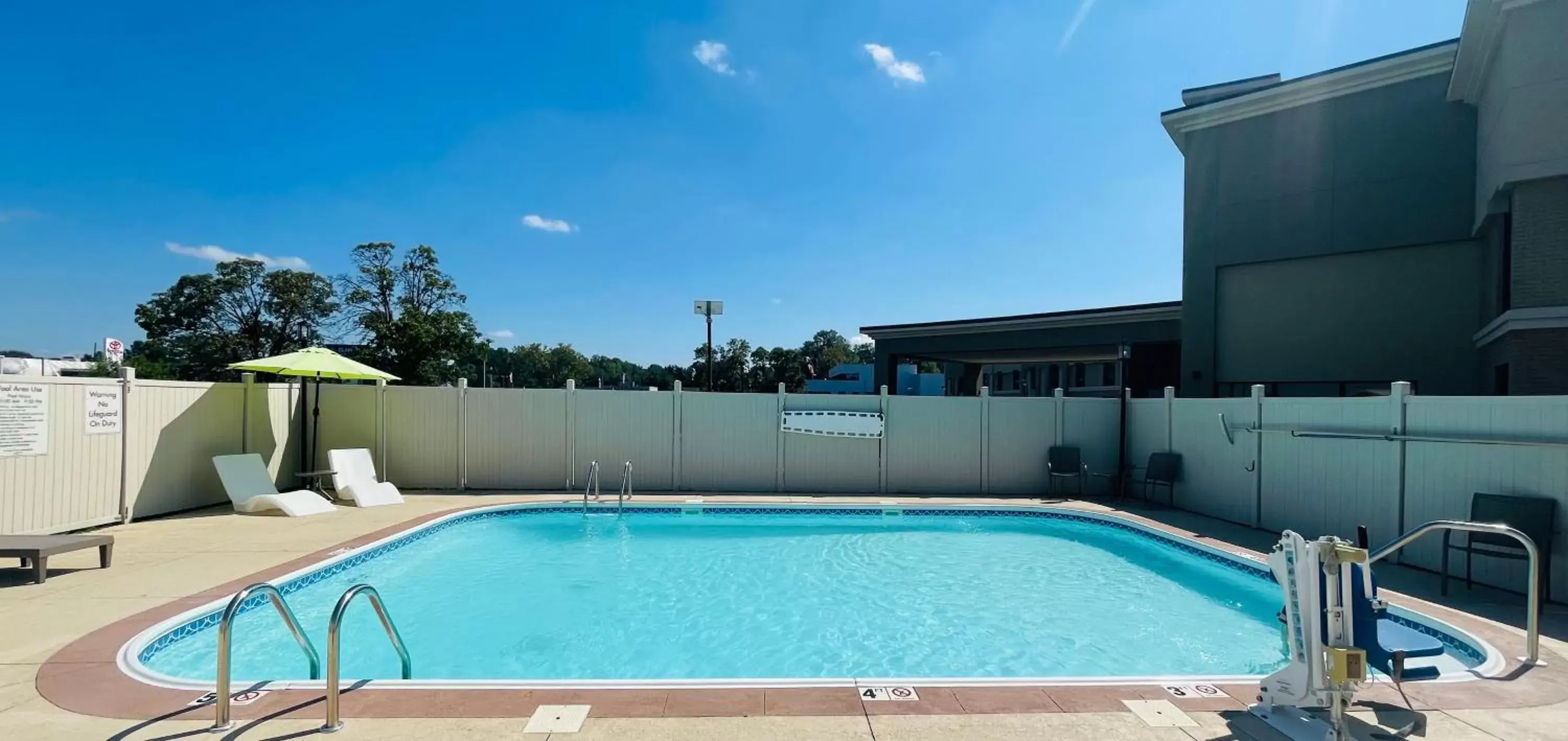 Swimming Pool in Clarion Inn & Suites