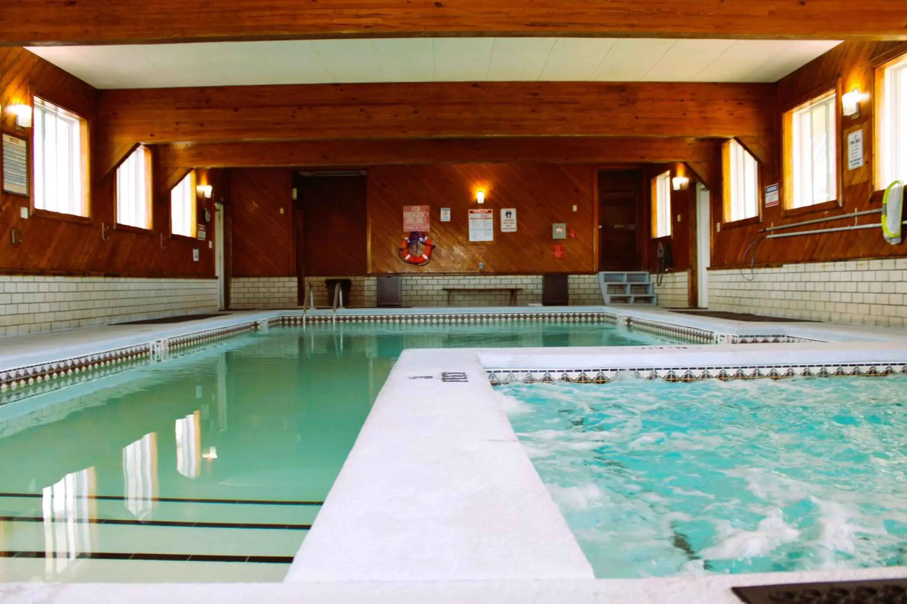 Pool view, Swimming Pool in Blue Heron Motel