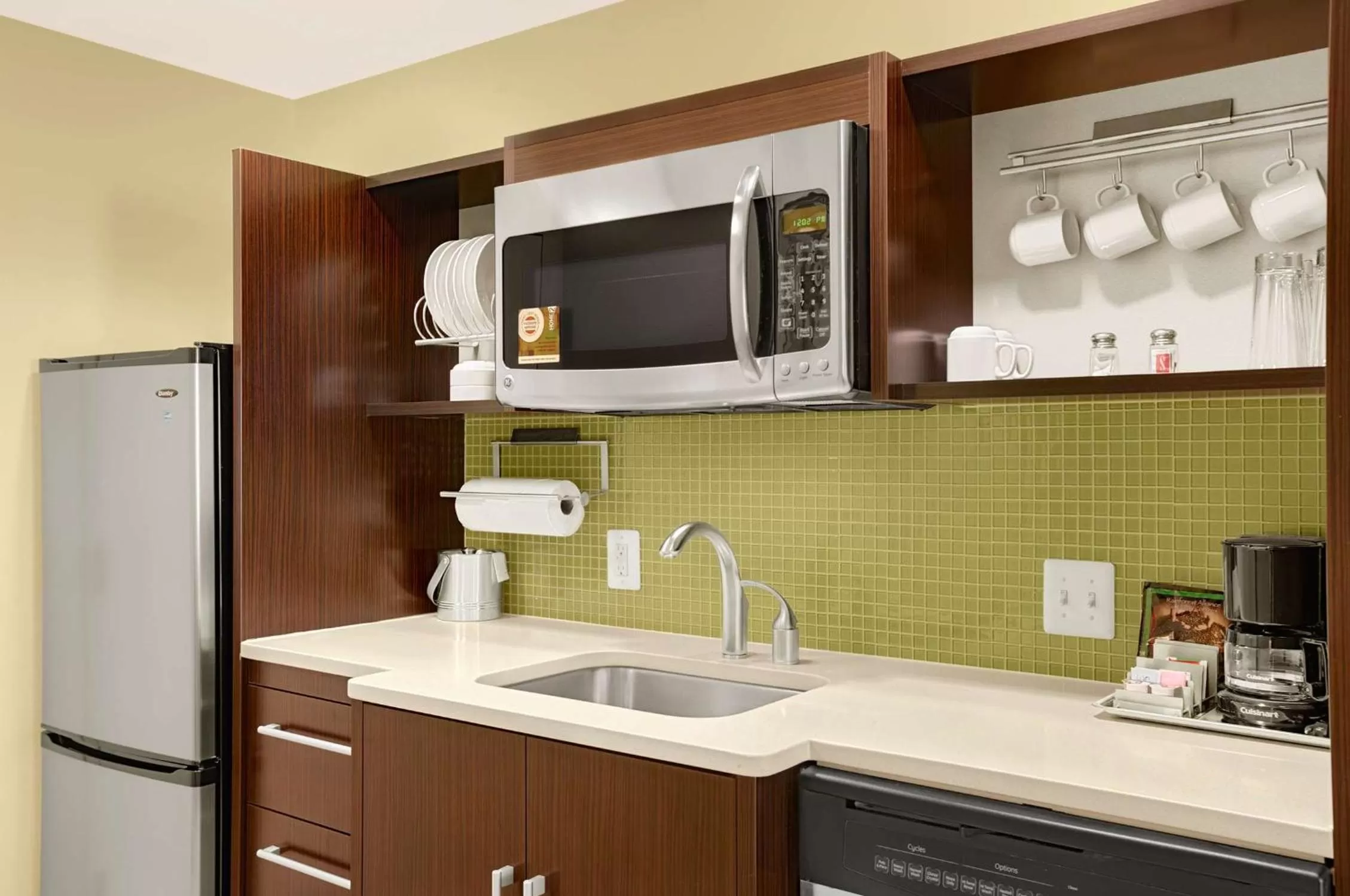 Kitchen or kitchenette in Home2 Suites by Hilton Baltimore/White Marsh