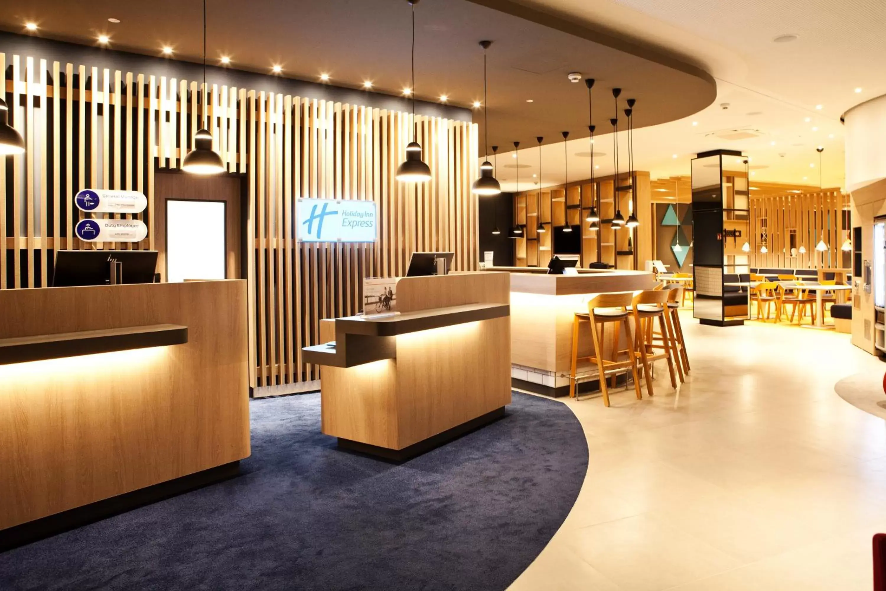 Property building, Lobby/Reception in Holiday Inn Express - Göppingen, an IHG Hotel