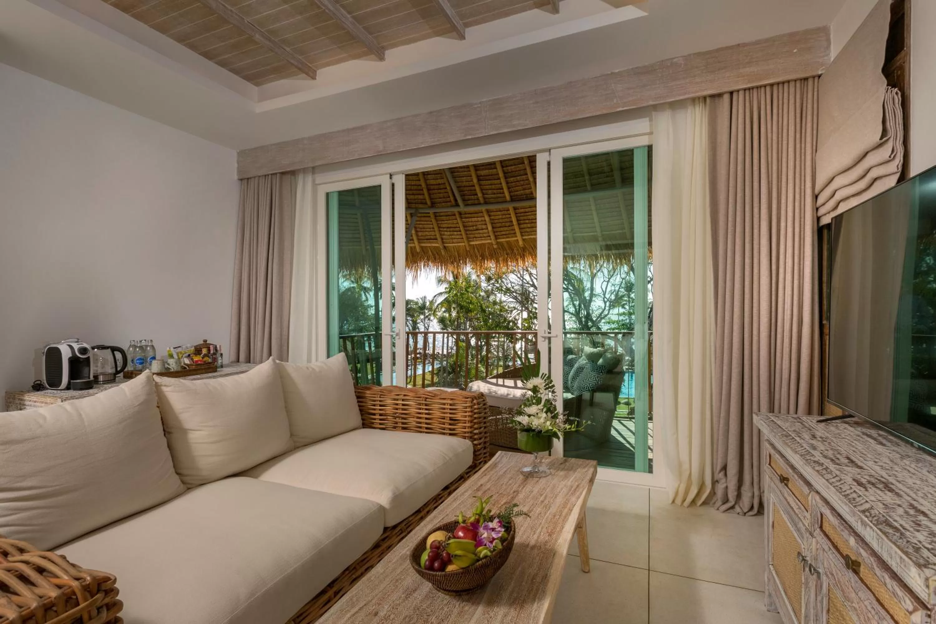 Seating area in Eden Beach Khao Lak Resort & Spa