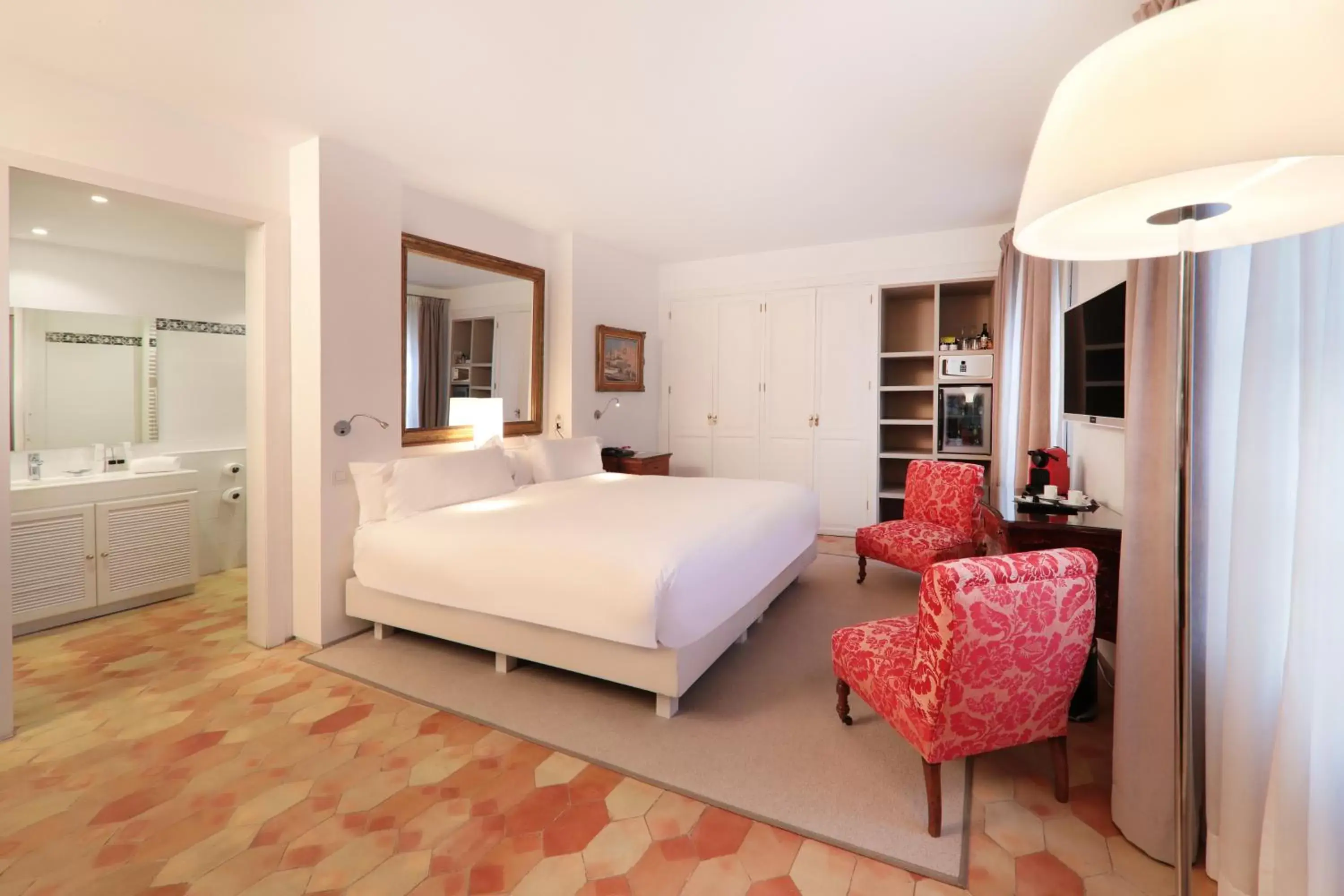 Photo of the whole room, Bed in AH Art Hotel Palma - ONLY ADULTS Photo of the whole room, Bed in AH Art Hotel Palma - ONLY ADULTS