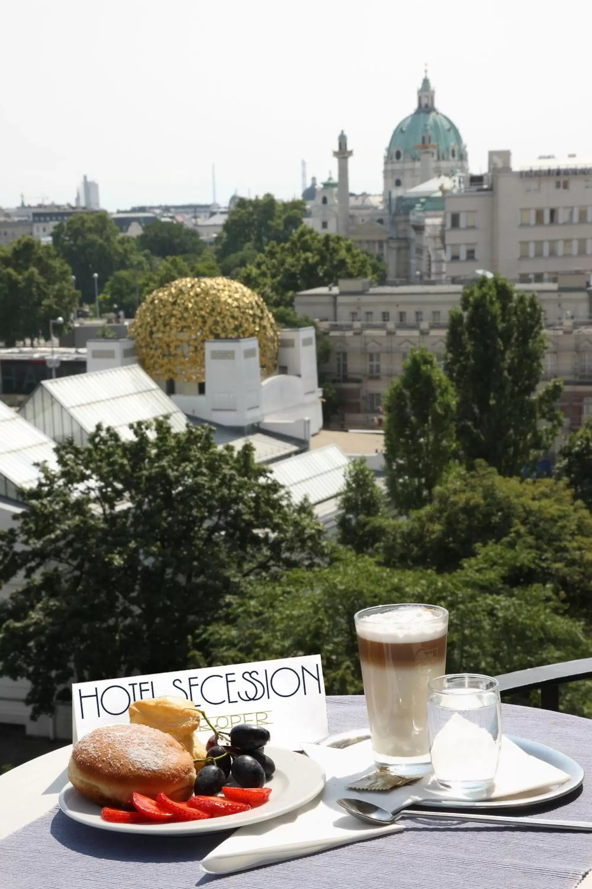 City view in Hotel Secession an der Oper