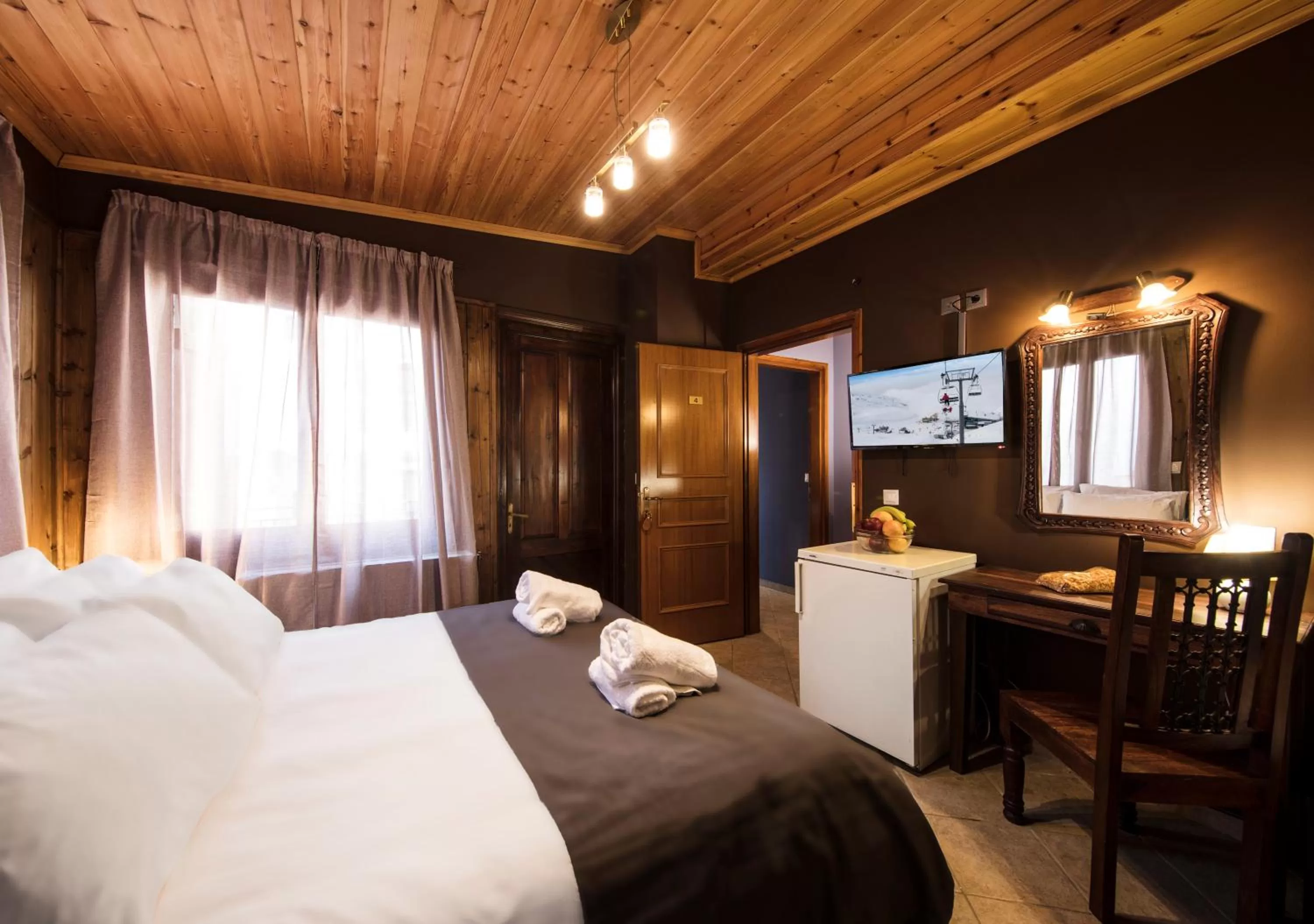 Photo of the whole room, Bed in Stone Suites by White Hills