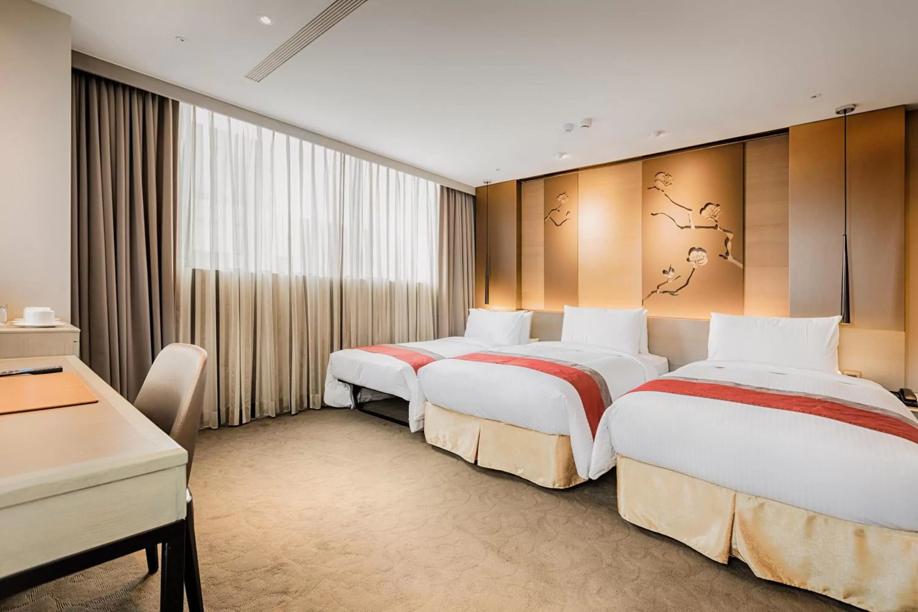 Deluxe Double or Twin Room With Extra Bed in Green World Grand NanJing