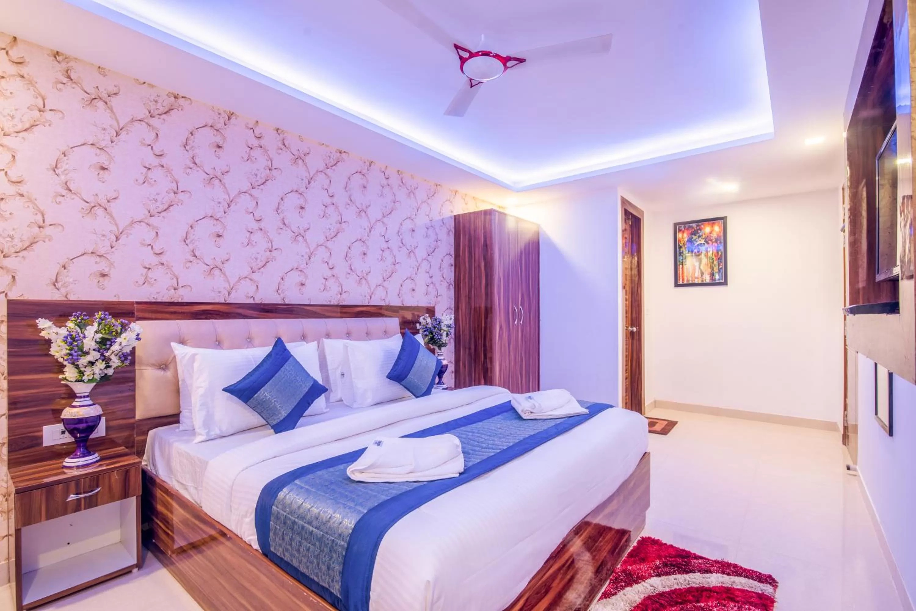 Bed in Hotel Festival Mahipalpur At Delhi Airport