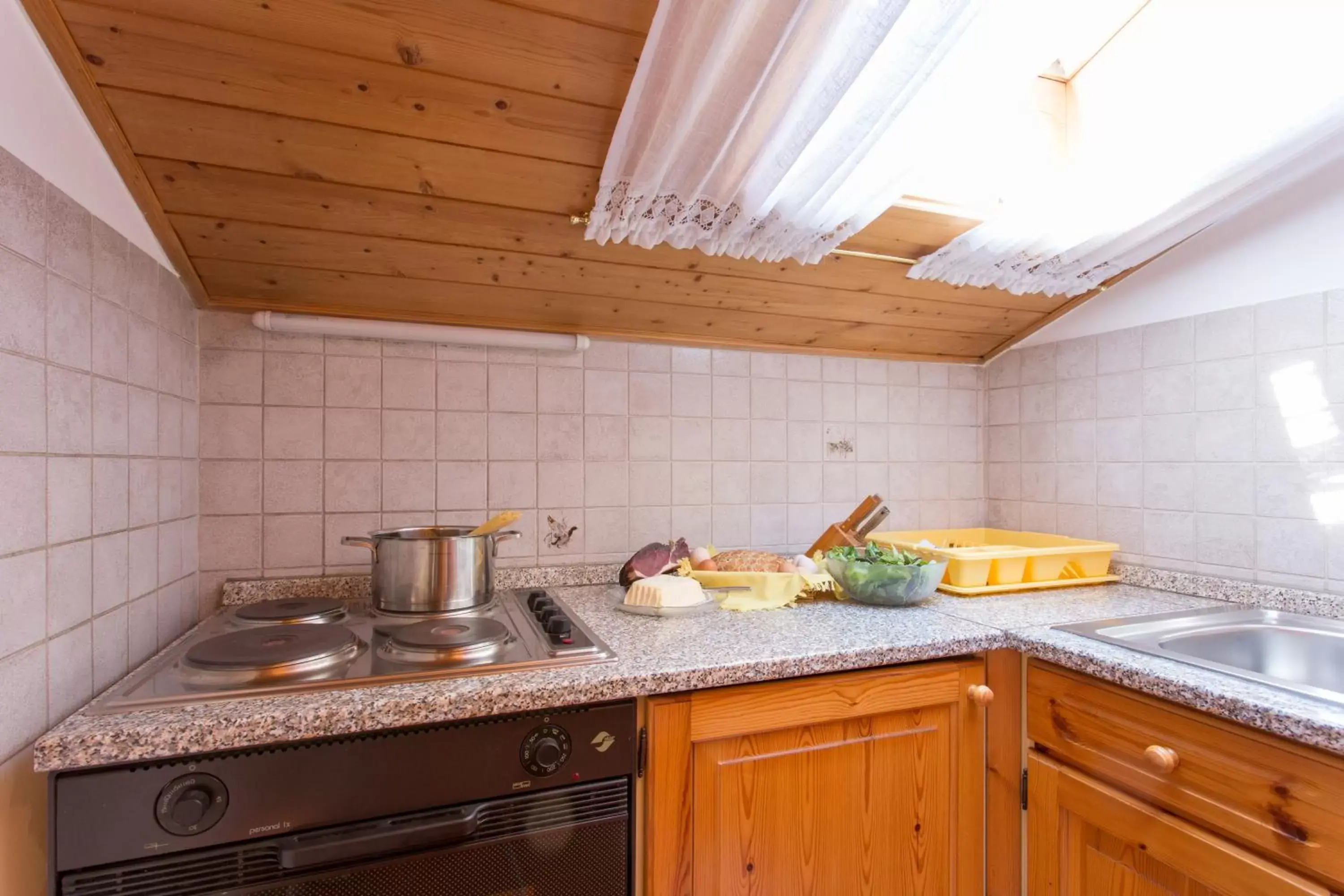 Kitchen or kitchenette, Kitchen/Kitchenette in Residence Obermoarhof