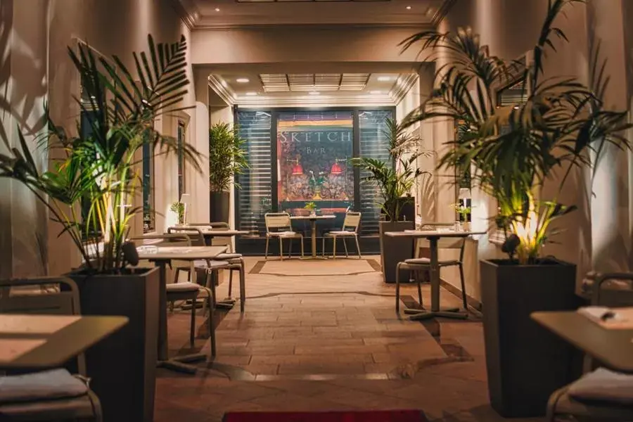 Lounge or bar, Restaurant/Places to Eat in Hotel Bristol Salzburg