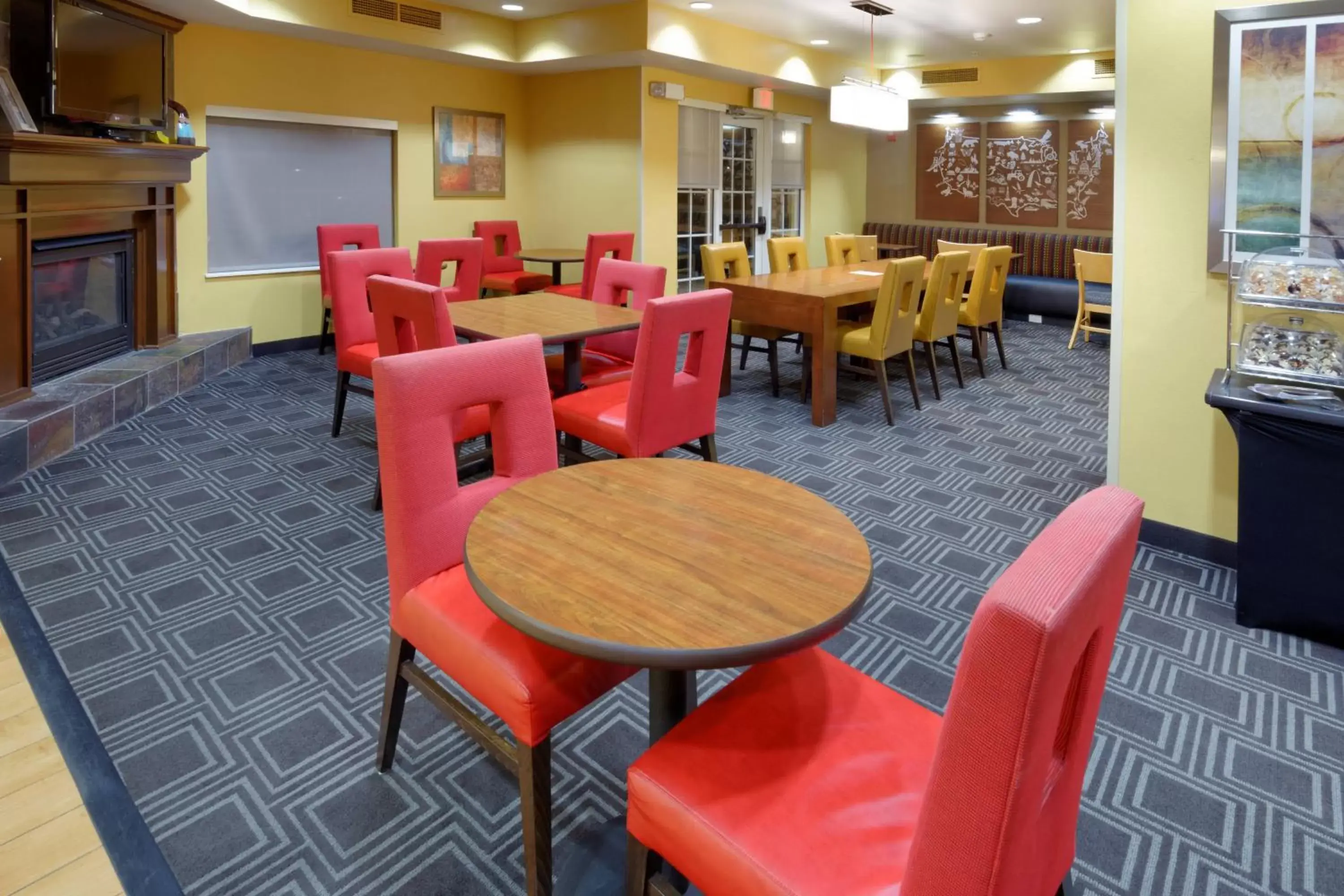 Breakfast, Restaurant/Places to Eat in TownePlace Suites Joplin