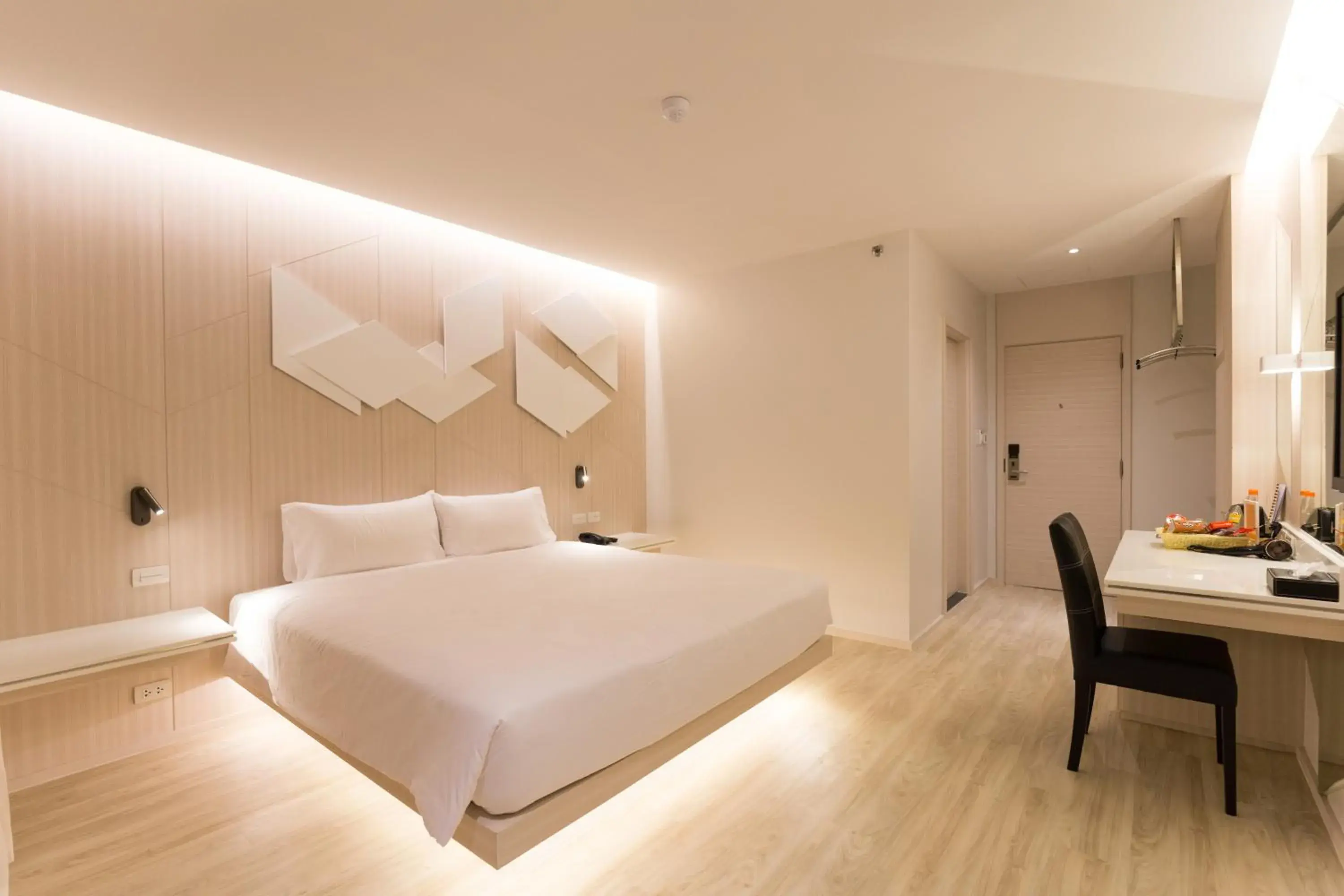Bed in Crystal Hotel Hat Yai (SHA Extra Plus)