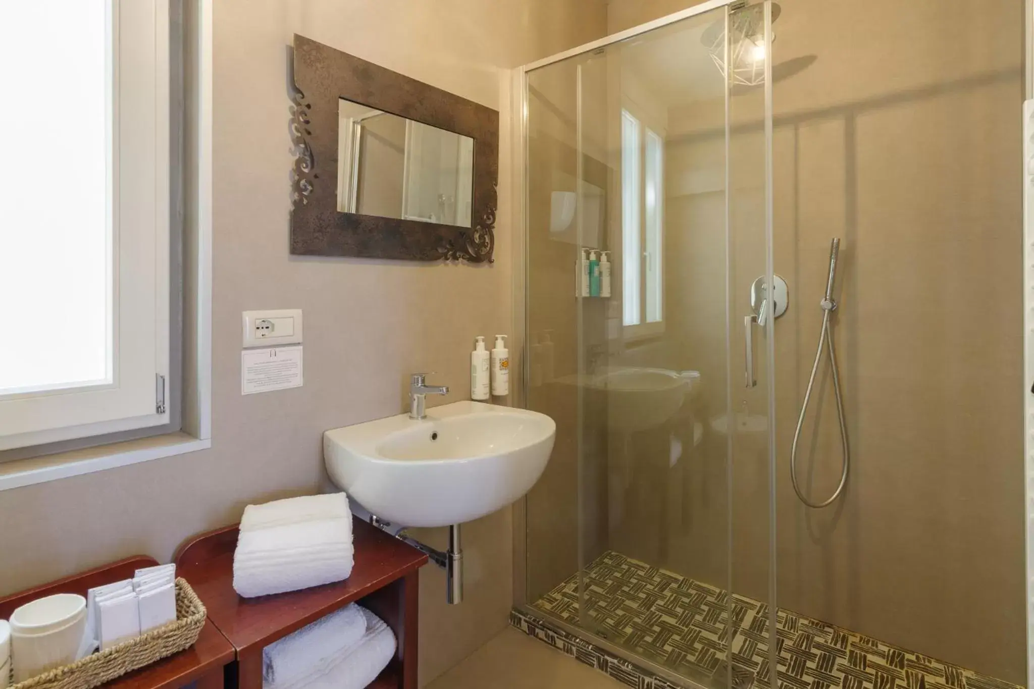 Shower, Bathroom in Aurora Boutique Hotel & Private SPA