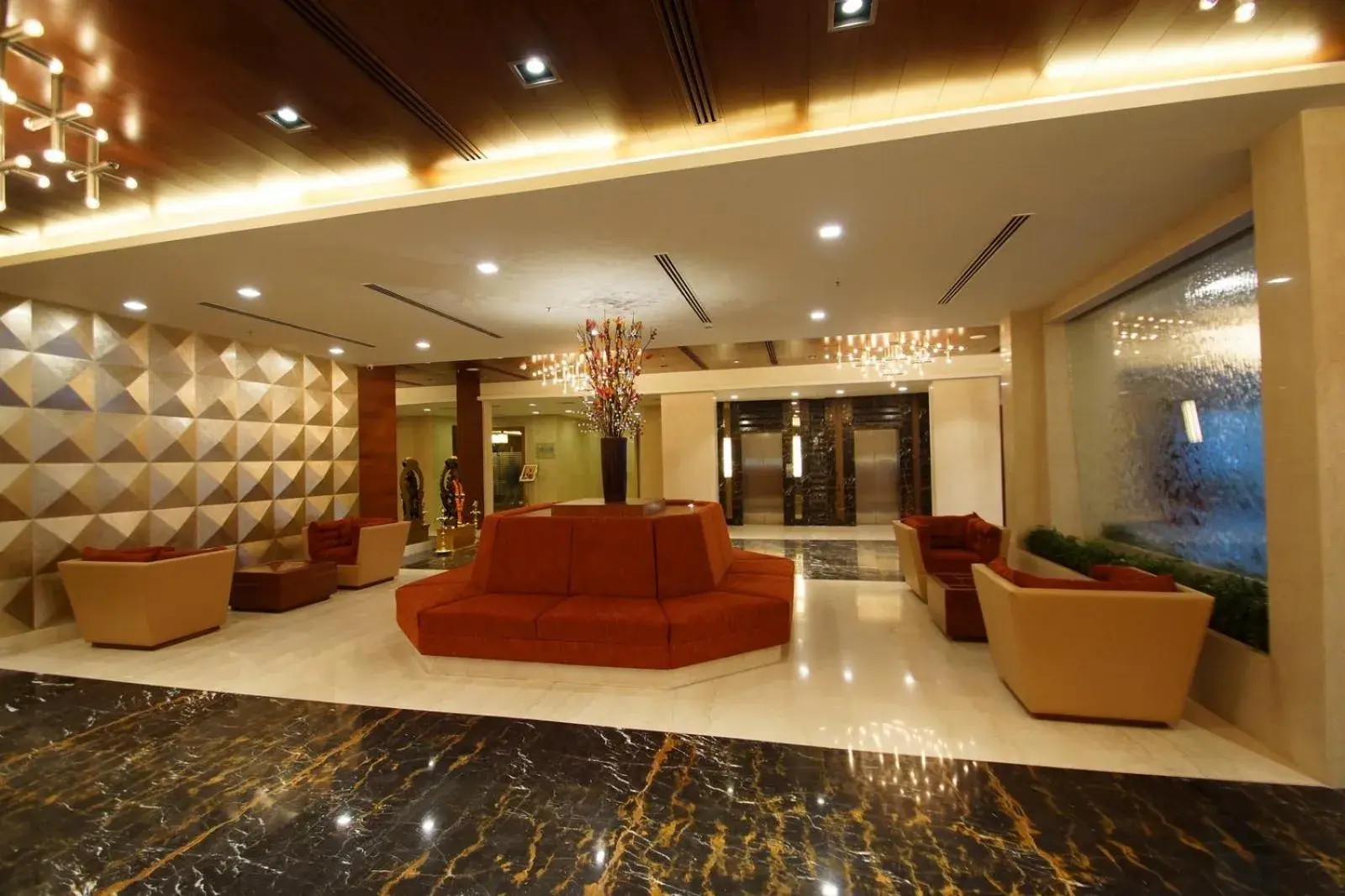 Lobby/Reception in Dolphin Hotel
