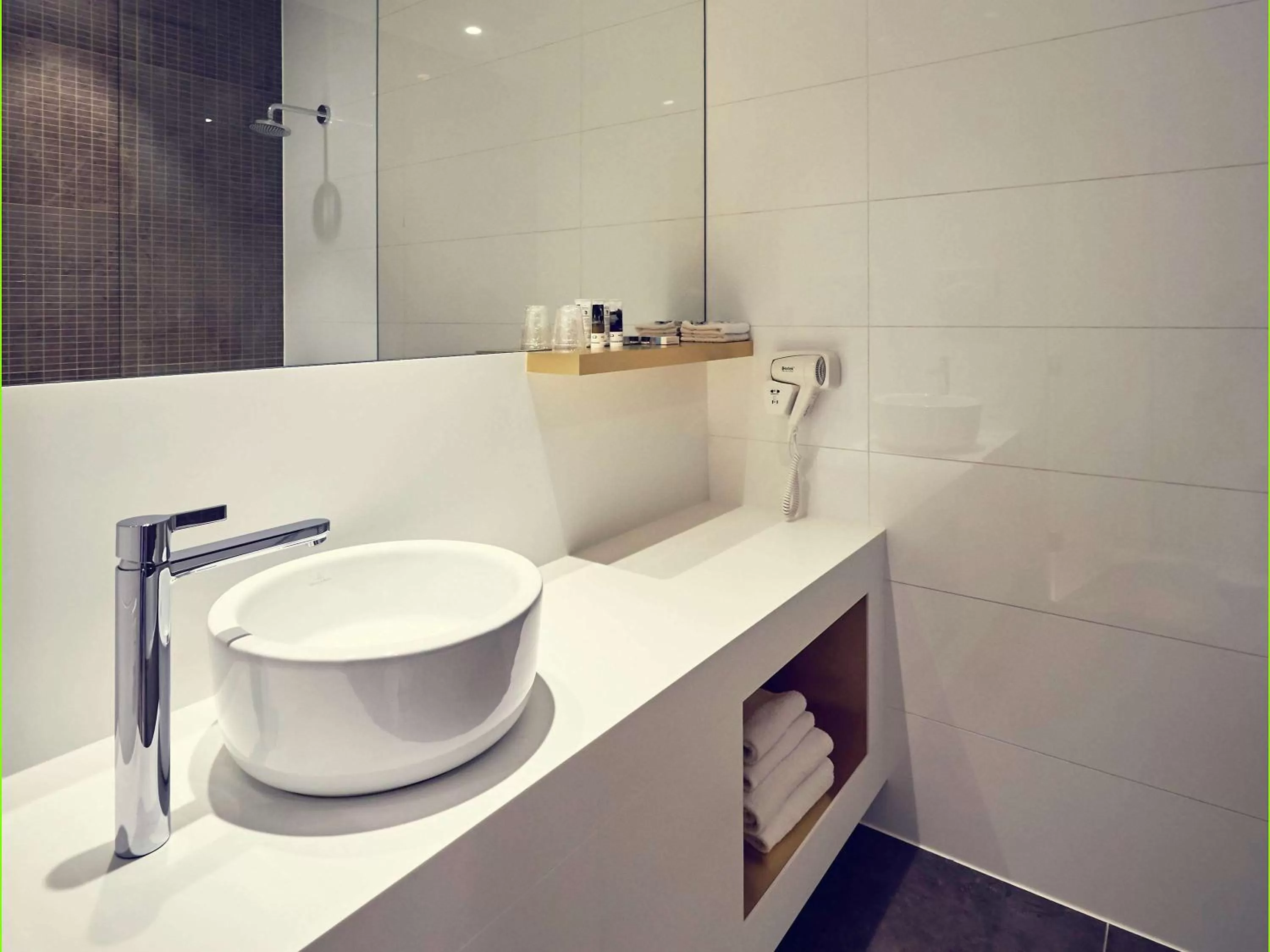 Photo of the whole room in Mercure Roeselare