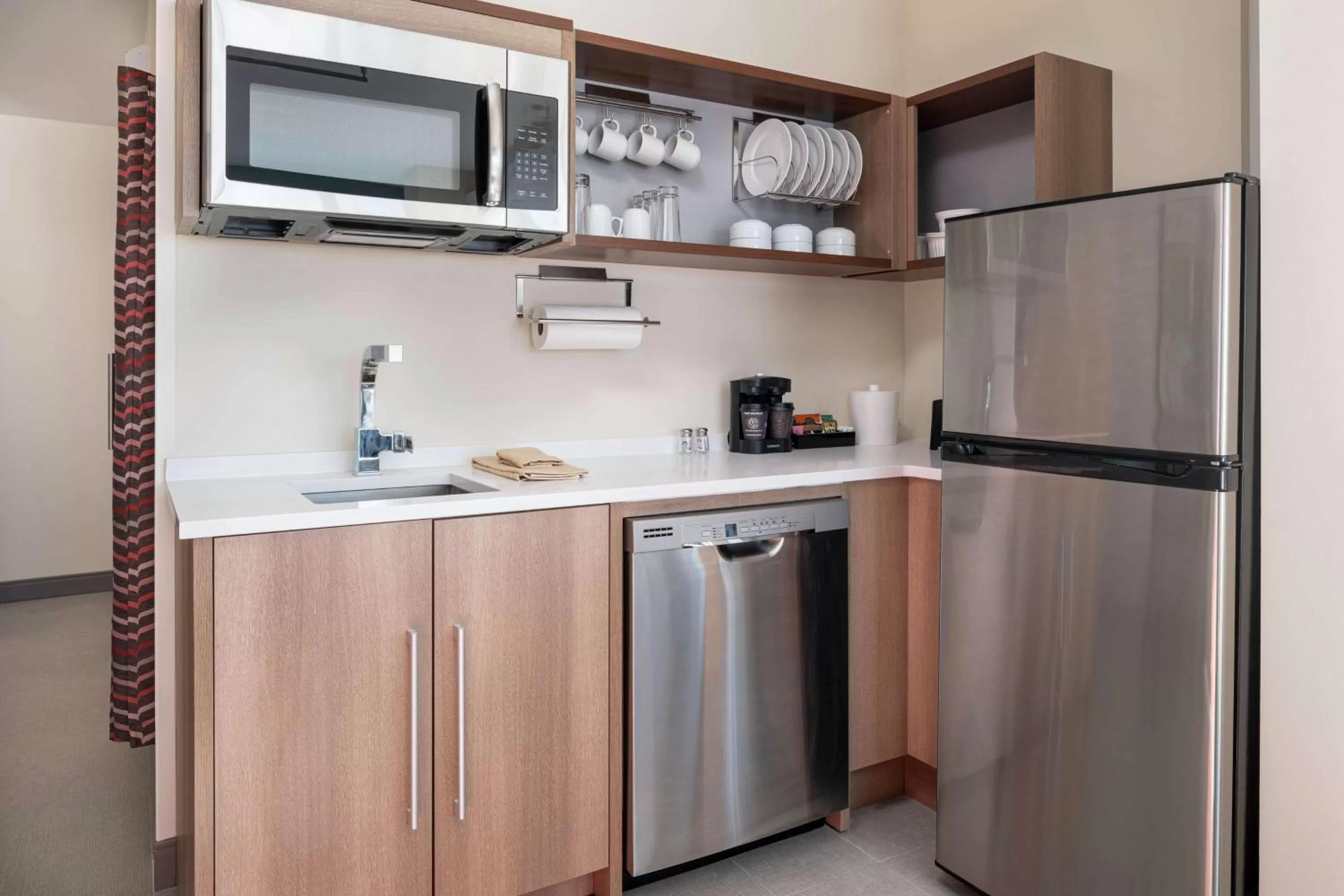 Kitchen or kitchenette in Home2 Suites By Hilton Denver Downtown Convention Center