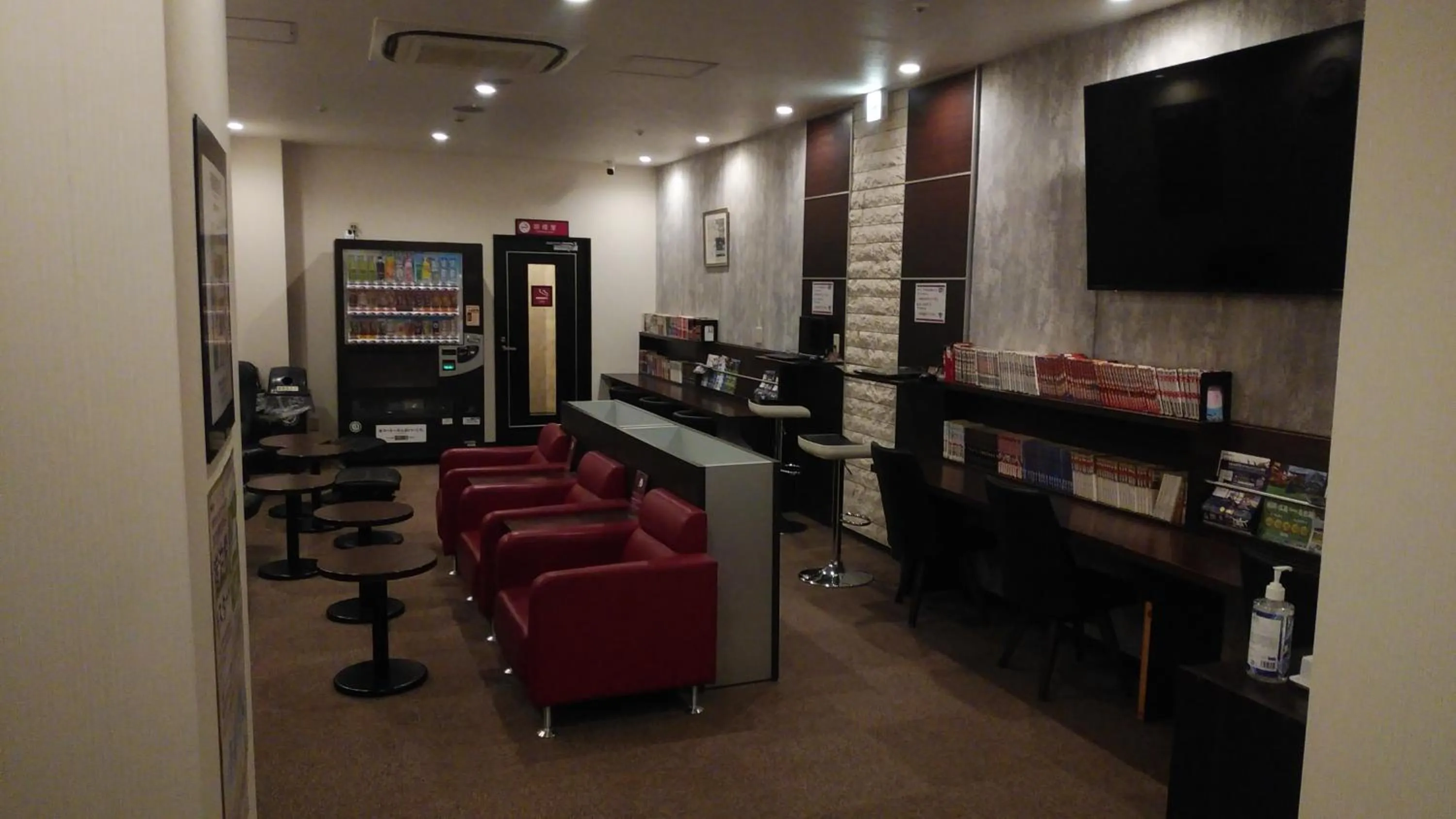TV and multimedia in HEARTS Capsule Hotel & Spa Nakasu -Male only-