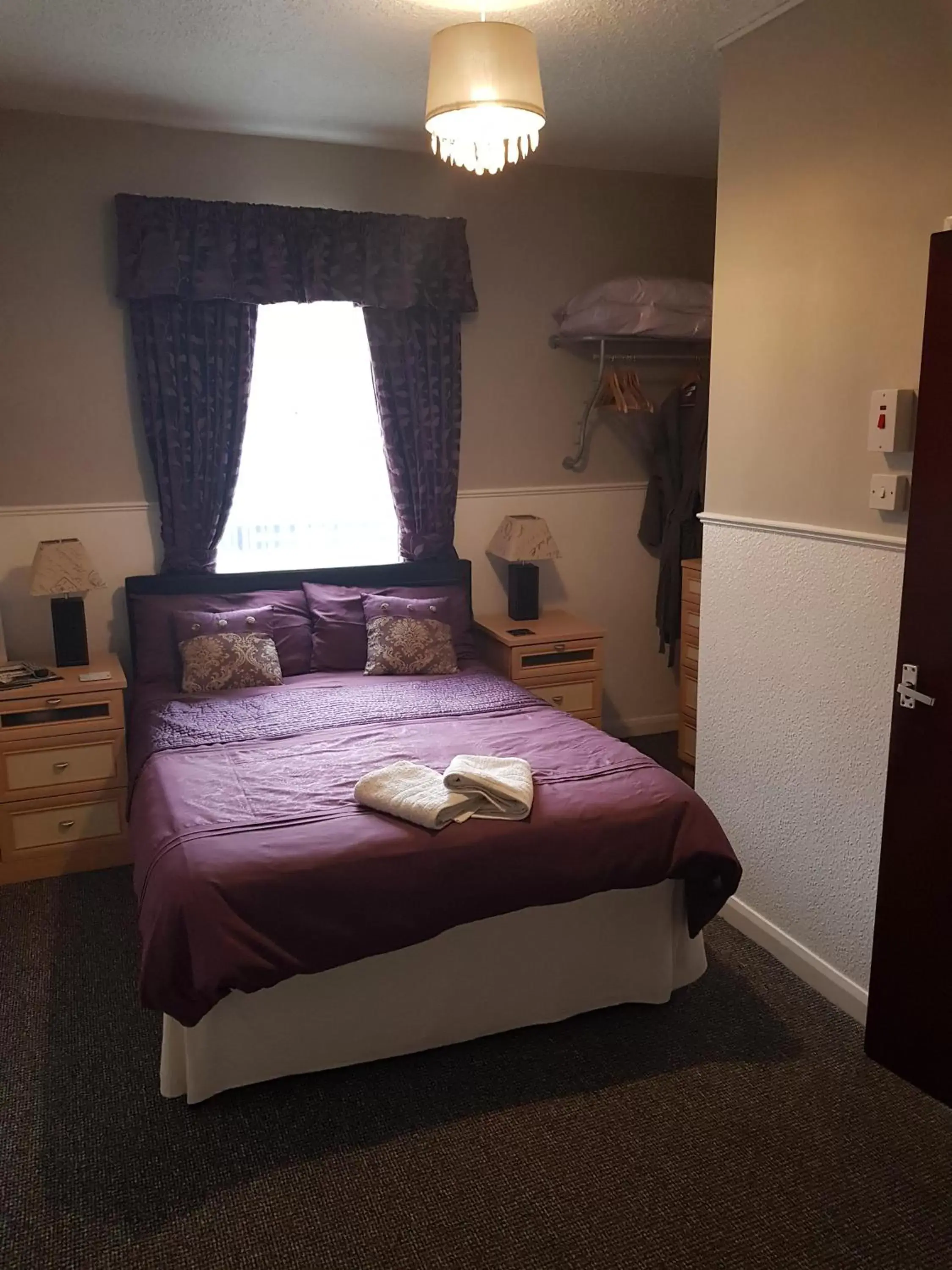 Double Room with Private Bathroom in Thornhill Blackpool