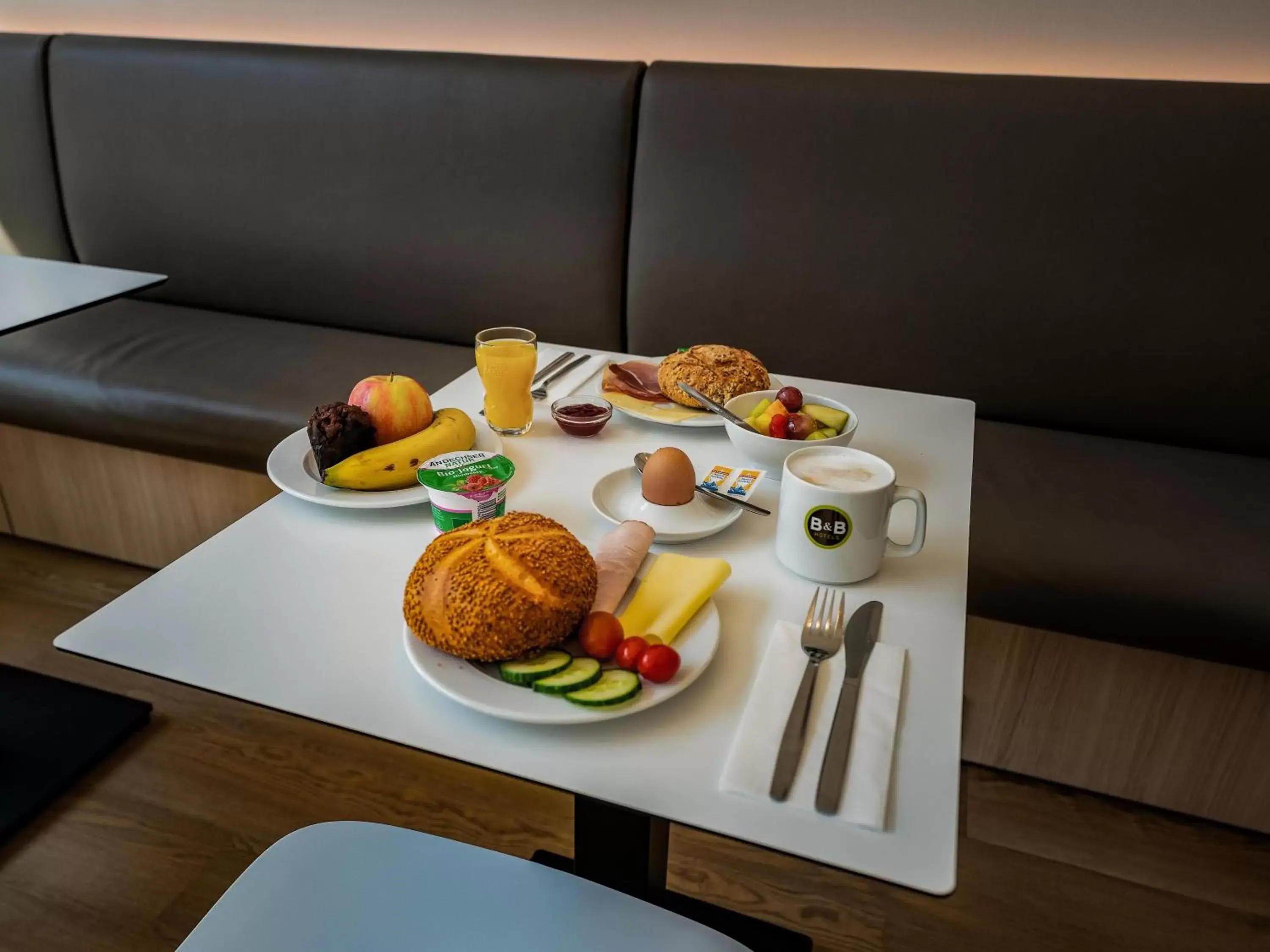 Restaurant/places to eat, Breakfast in B&B Hotel Villingen-Schwenningen