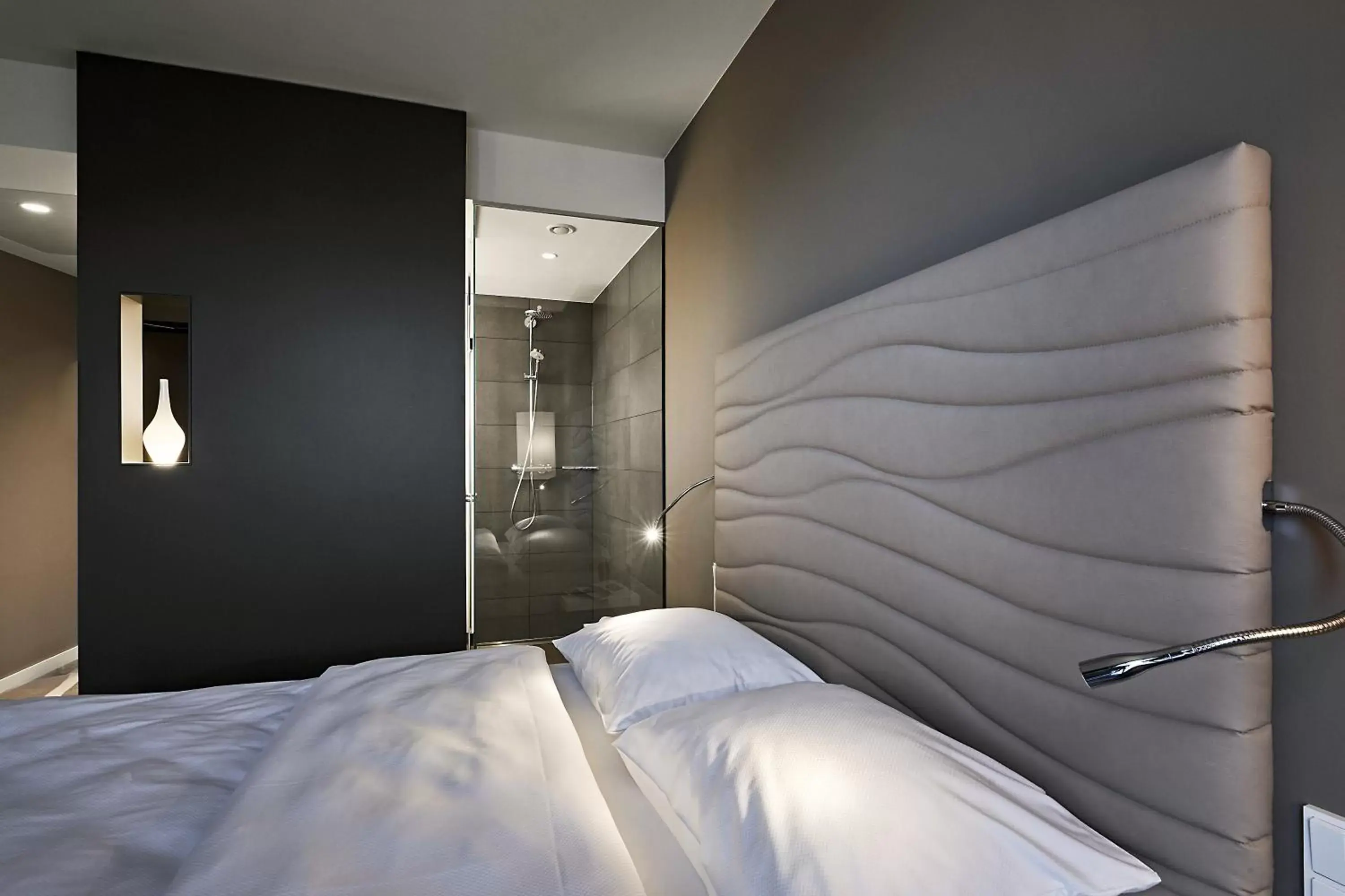 Bed, Room Photo in LÉGÈRE HOTEL Bielefeld