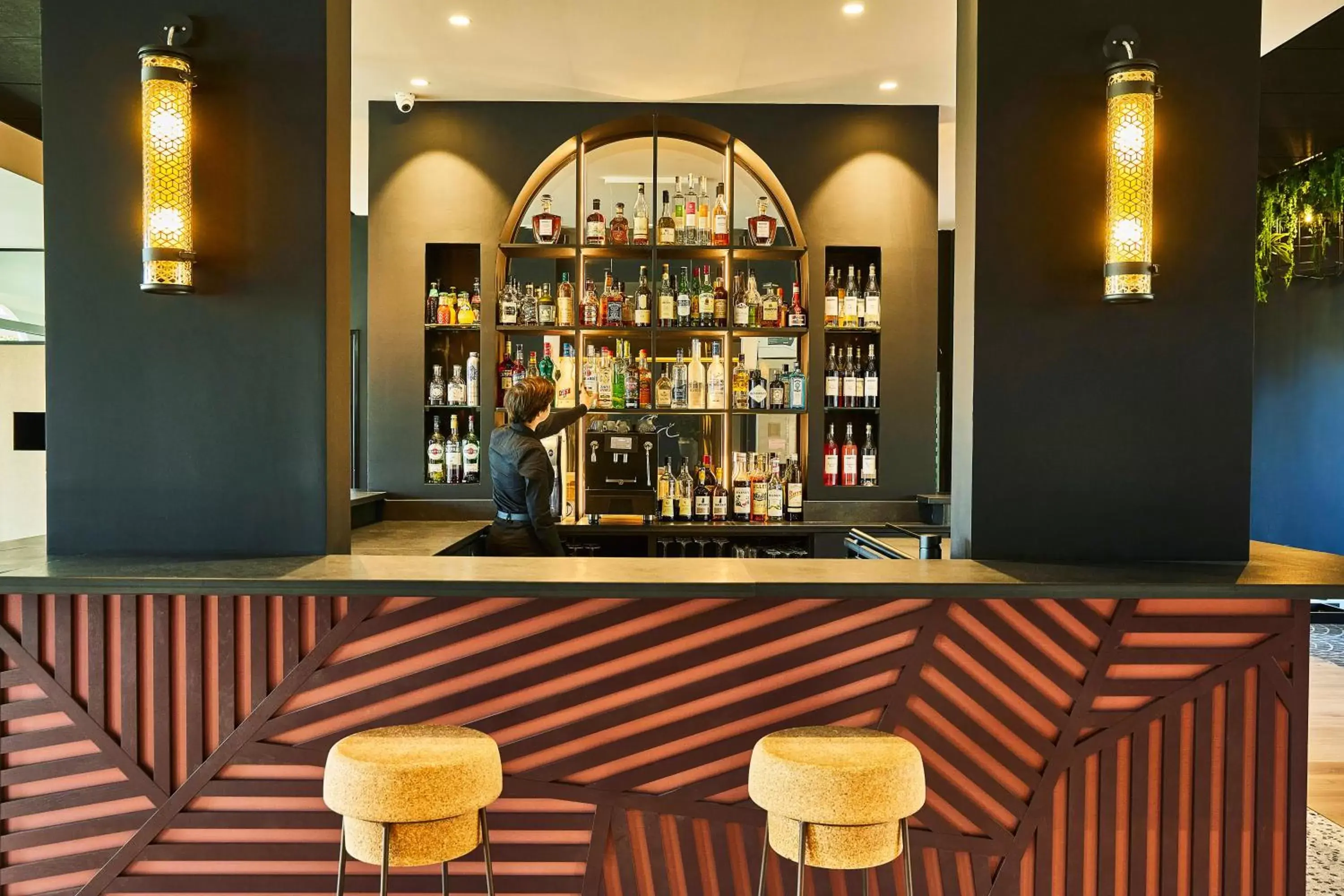 Lounge or bar, Lounge/Bar in Mercure Beaune Centre