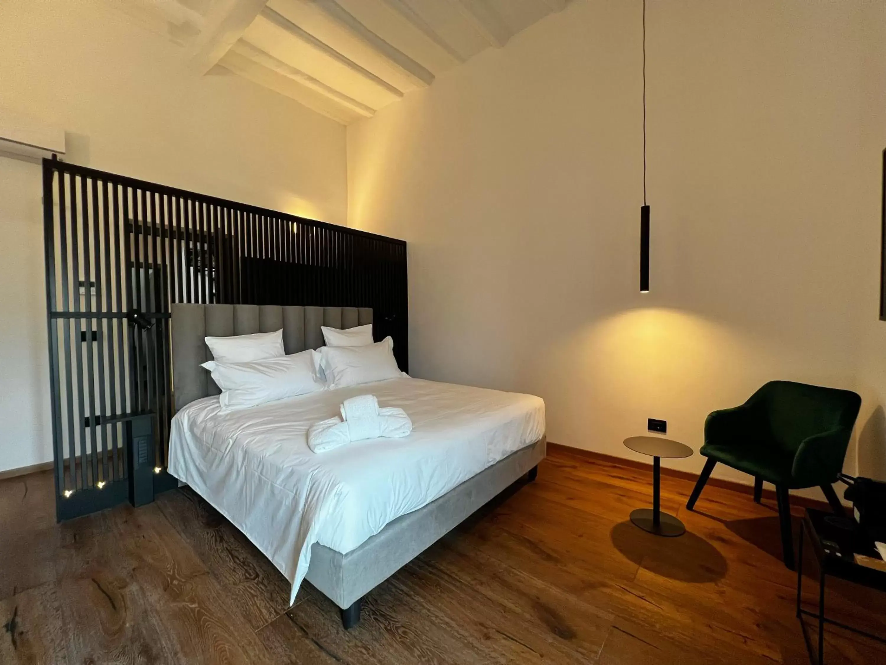 Bed in Gioiamia - Luxury Rooms in Cattedrale