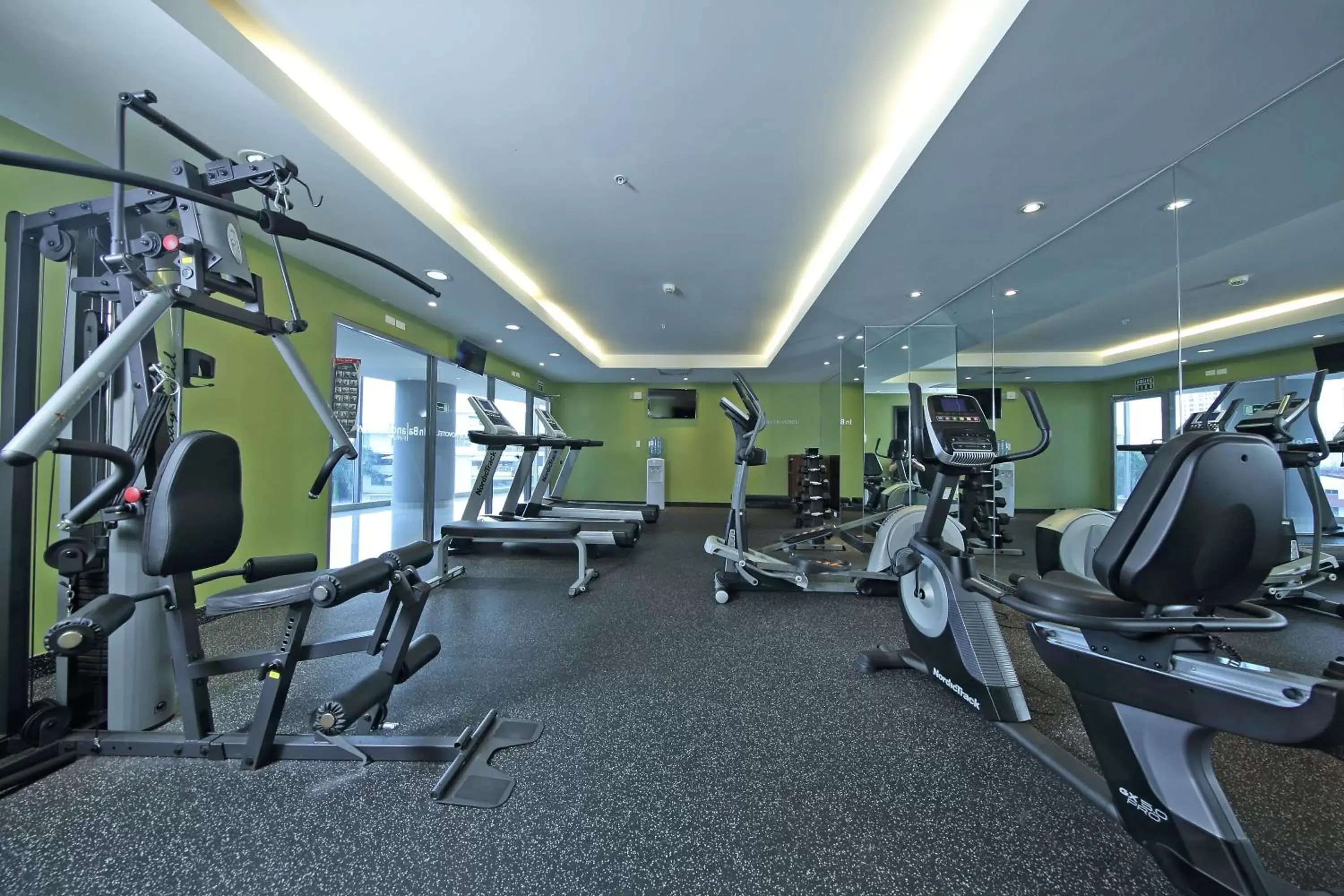 Fitness centre/facilities in Novotel Panama City