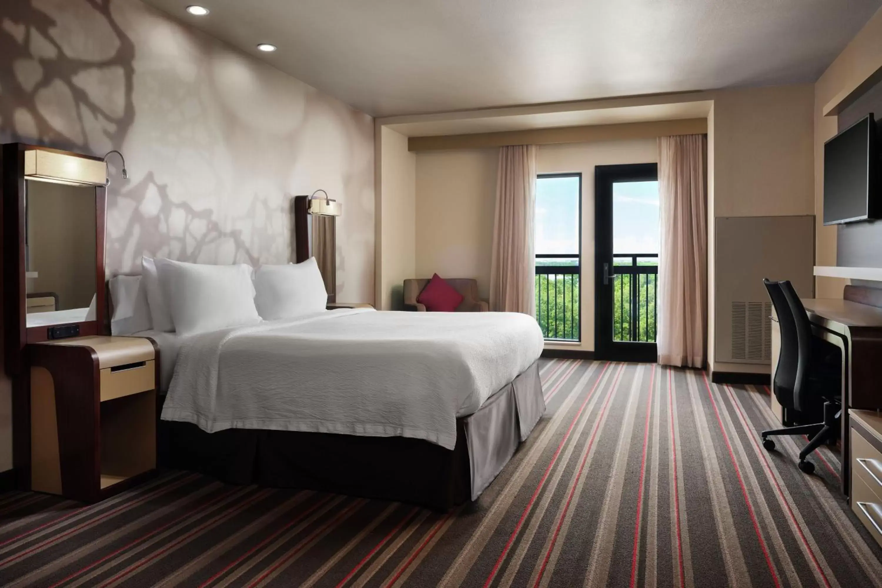 Bedroom, Bed in Courtyard by Marriott Dallas DFW Airport North/Grapevine