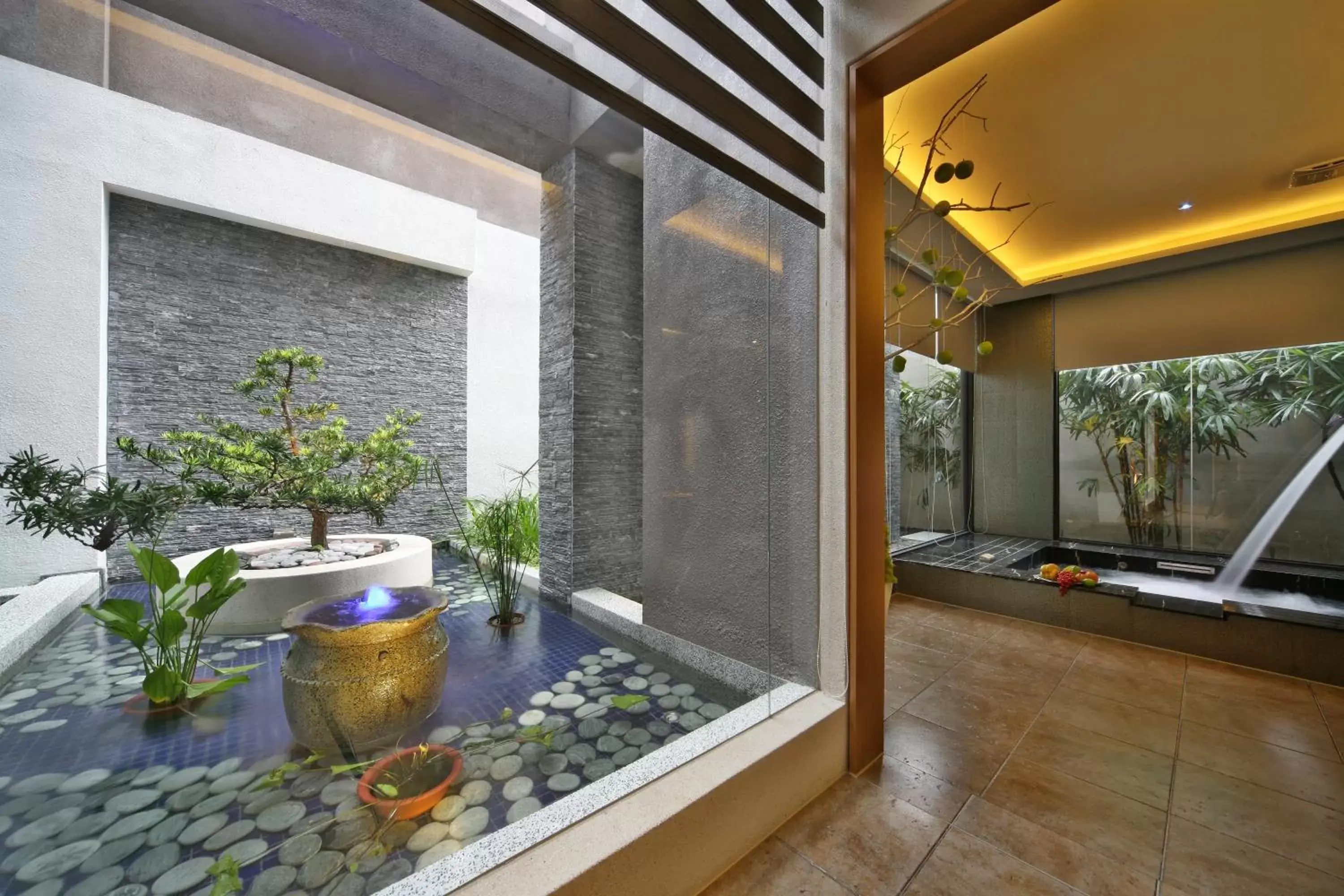 Bathroom in Han Guan Motel