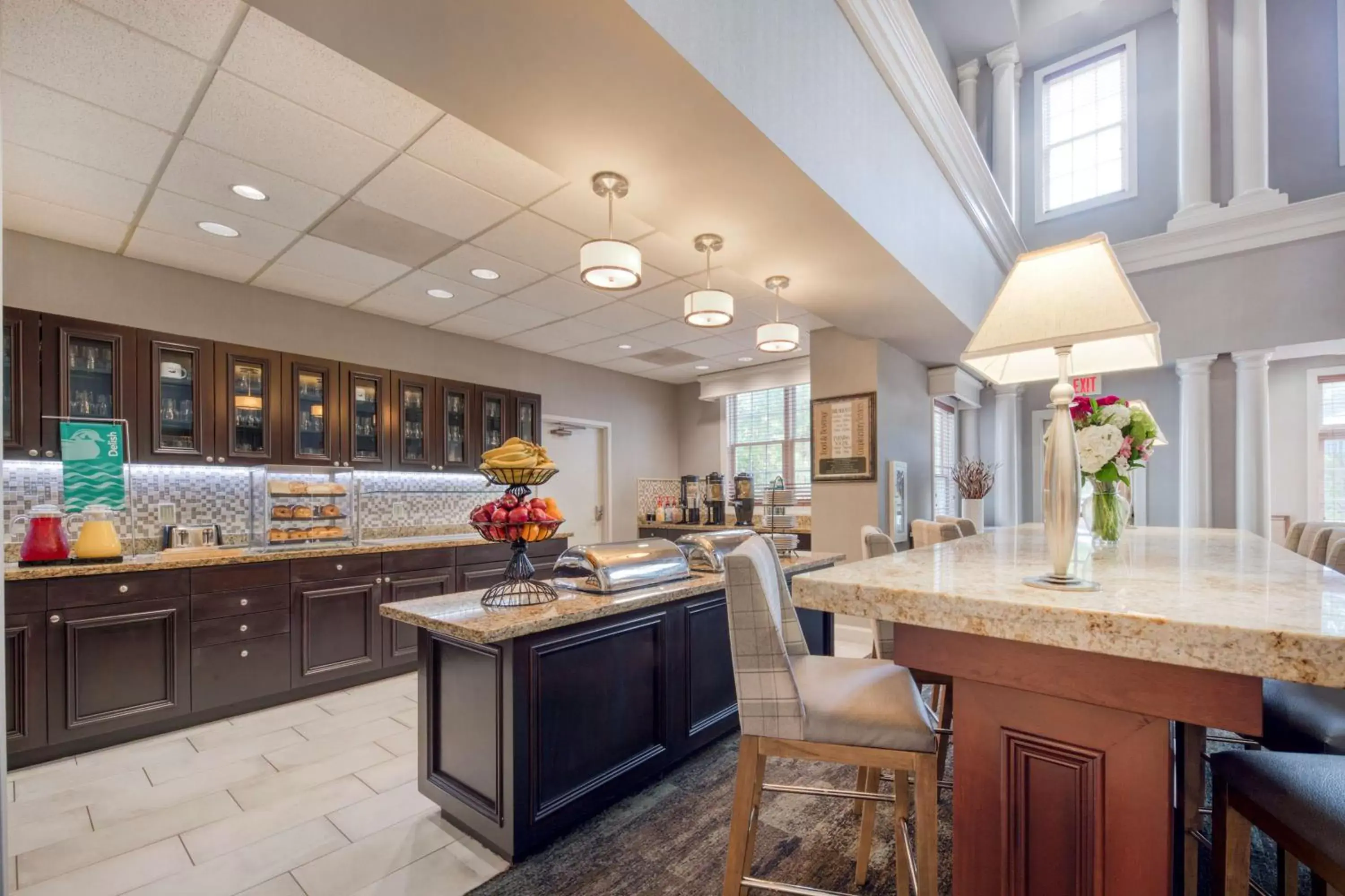 Breakfast, Kitchen/Kitchenette in Homewood Suites by Hilton Olmsted Village