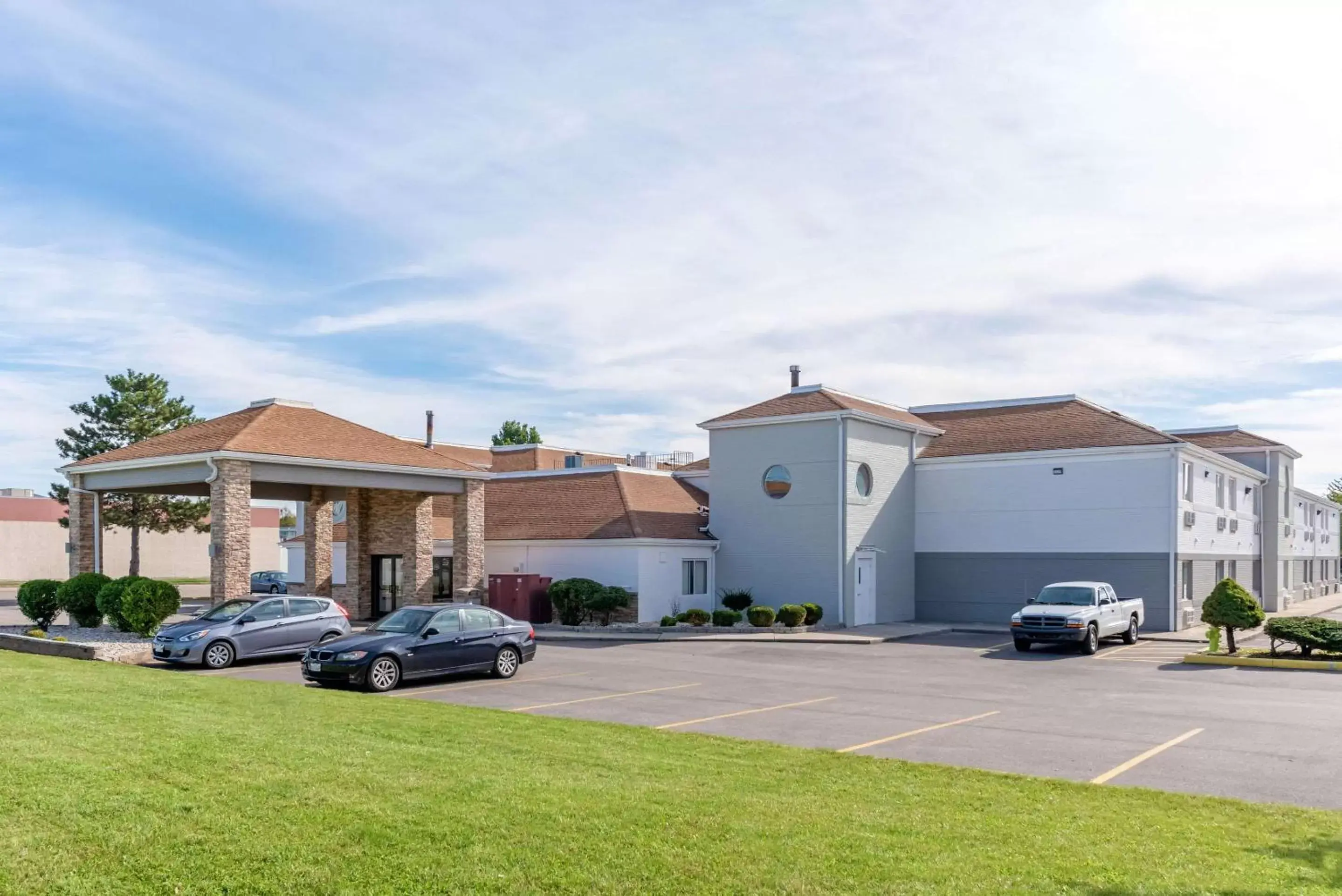 Property Building in Quality Inn - Fairborn