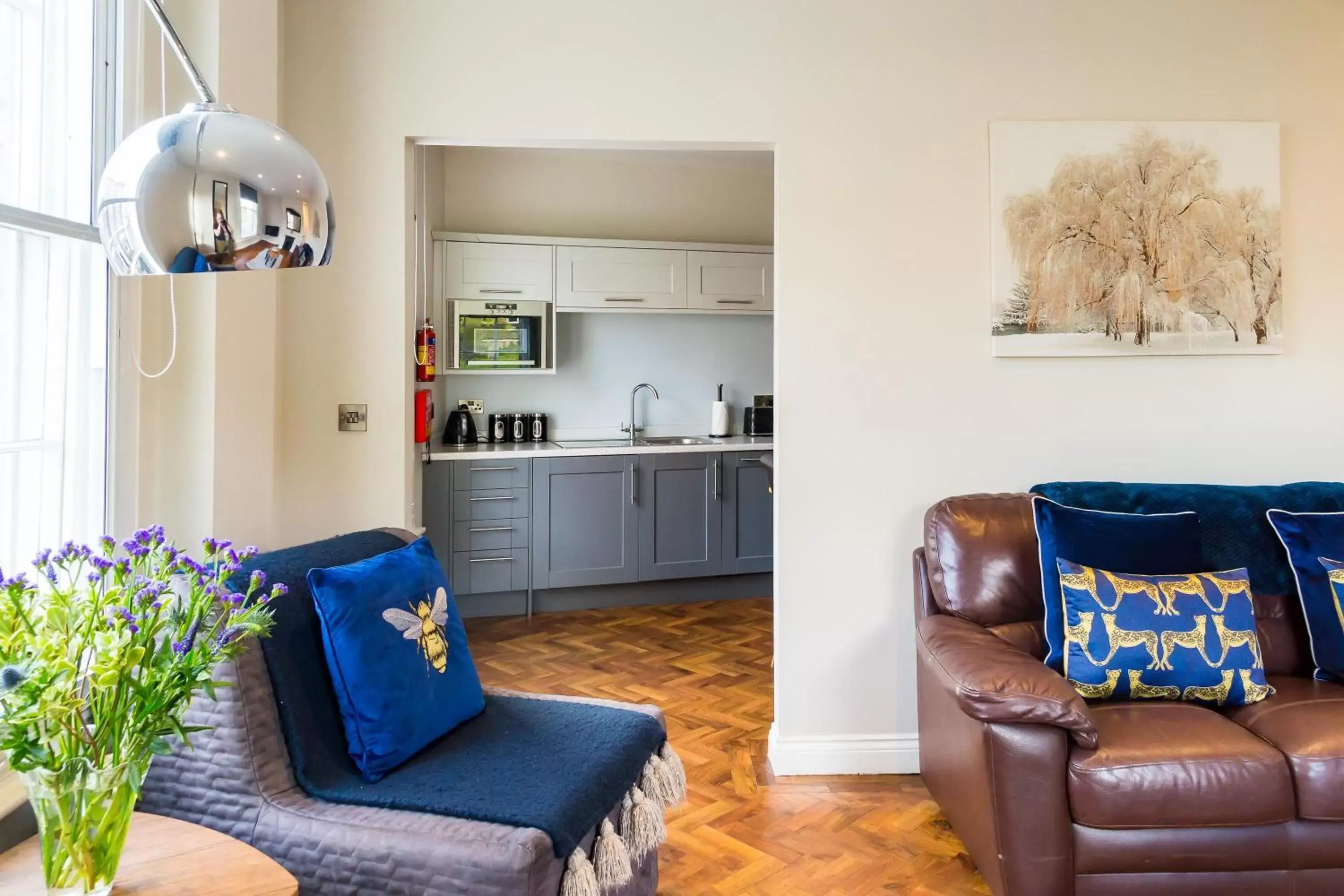 Living room, Kitchen/Kitchenette in Goodramgate Apartments
