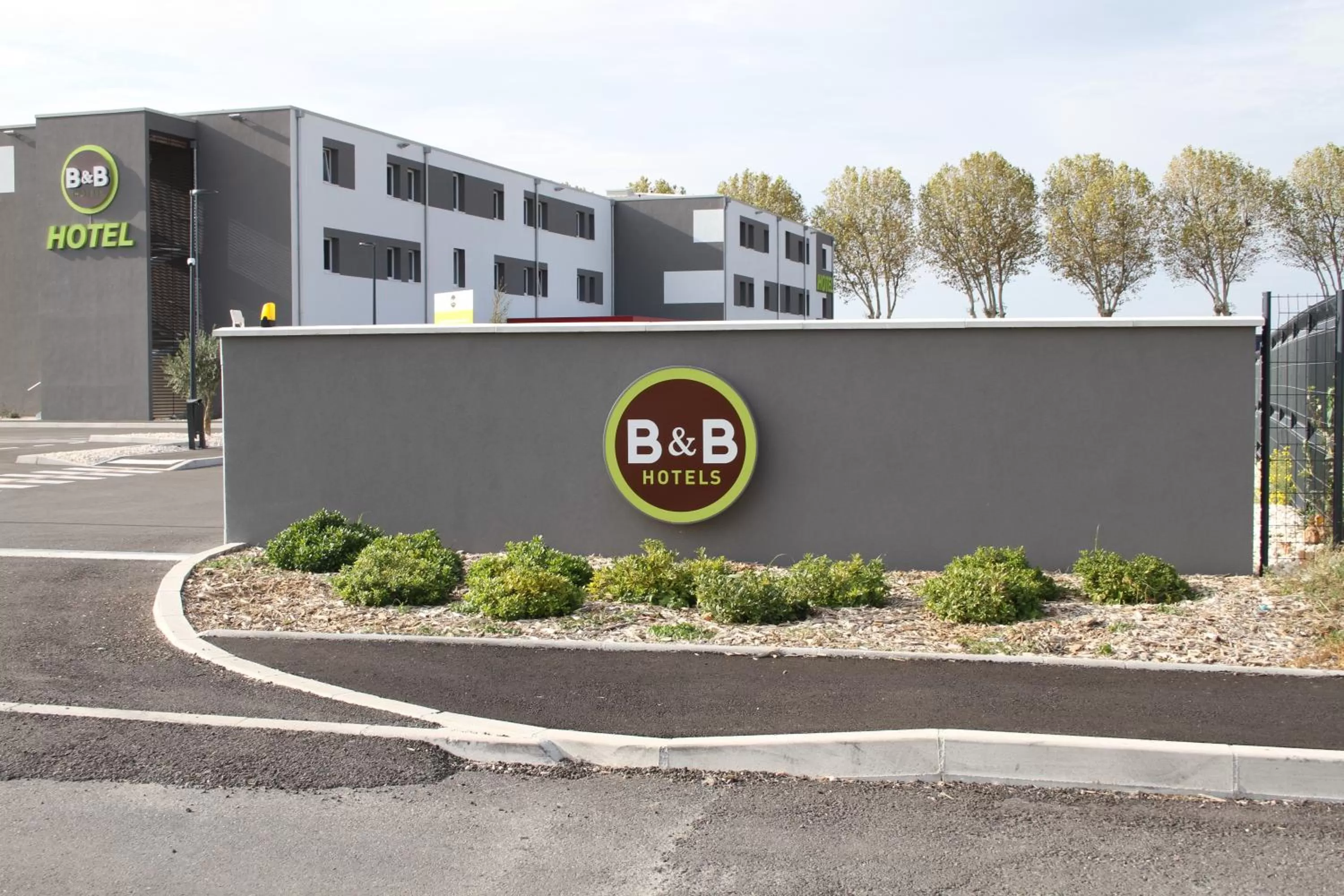 Property logo or sign in B&B HOTEL Valence TGV Romans