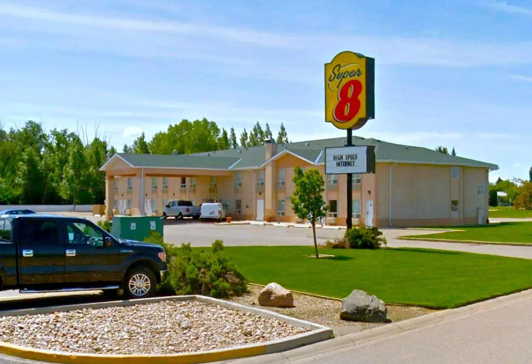 Property Building in Super 8 by Wyndham Taber AB