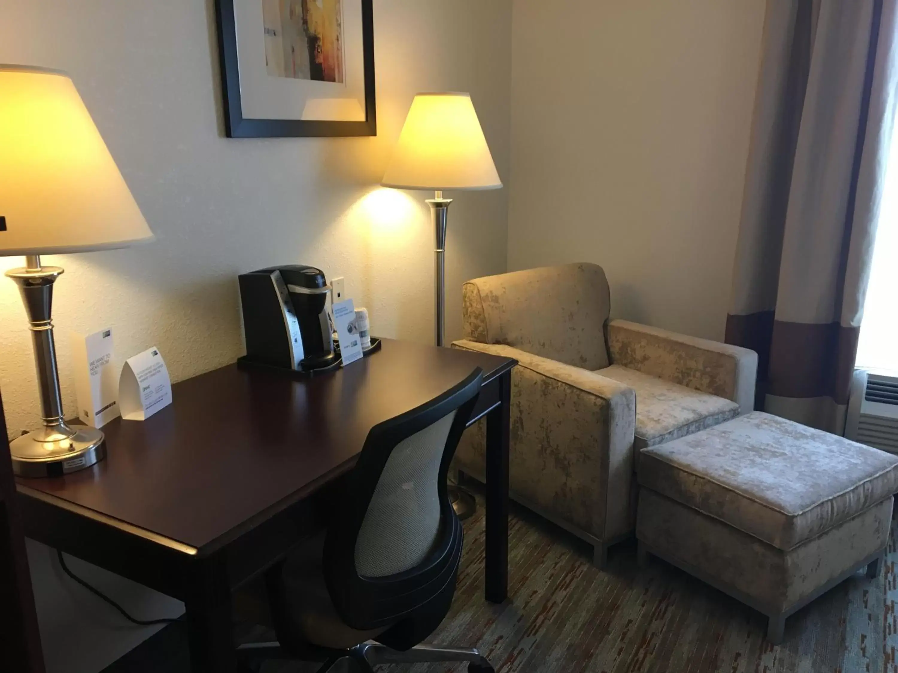 Photo of the whole room, Seating Area in Holiday Inn Express West Jefferson, an IHG Hotel