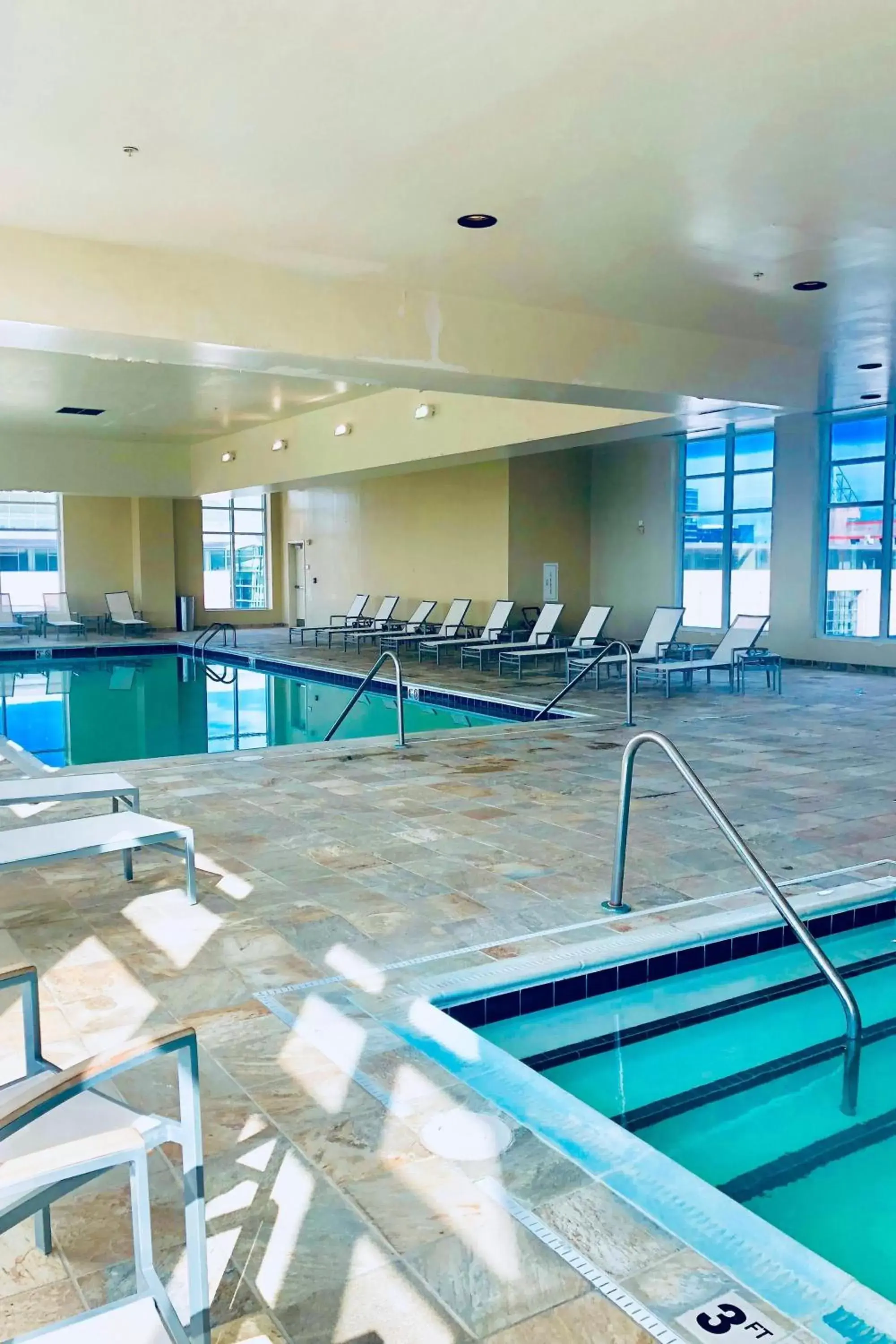 Swimming Pool in Marriott Raleigh City Center