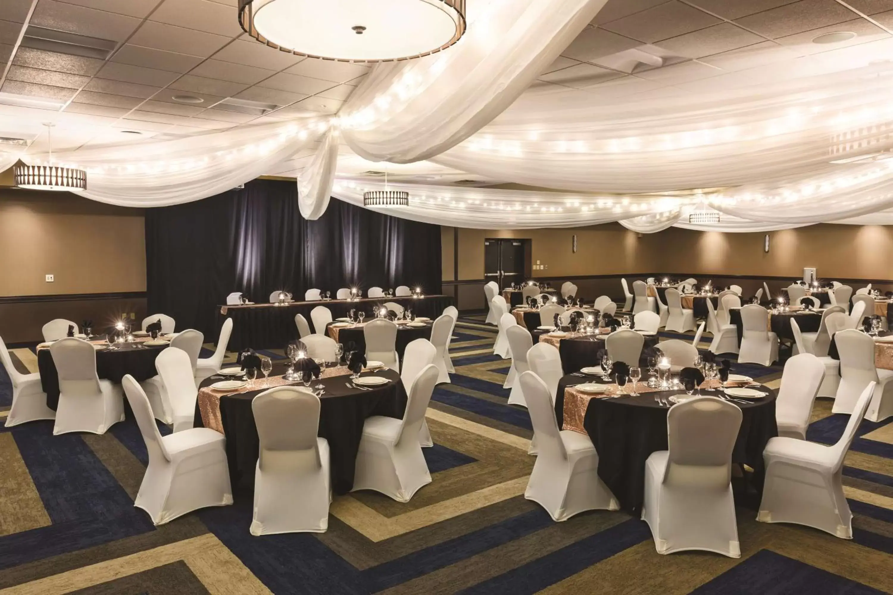On site, Banquet Facilities in Best Western Plus Bloomington Hotel