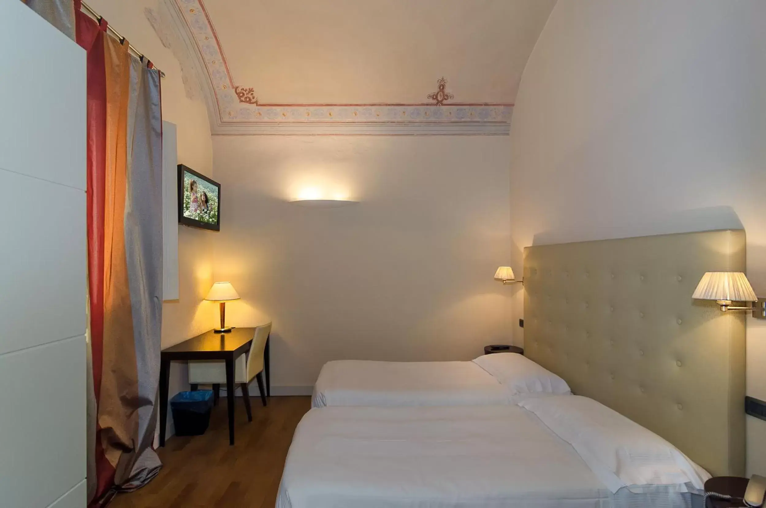 Bed in Hotel Novecento