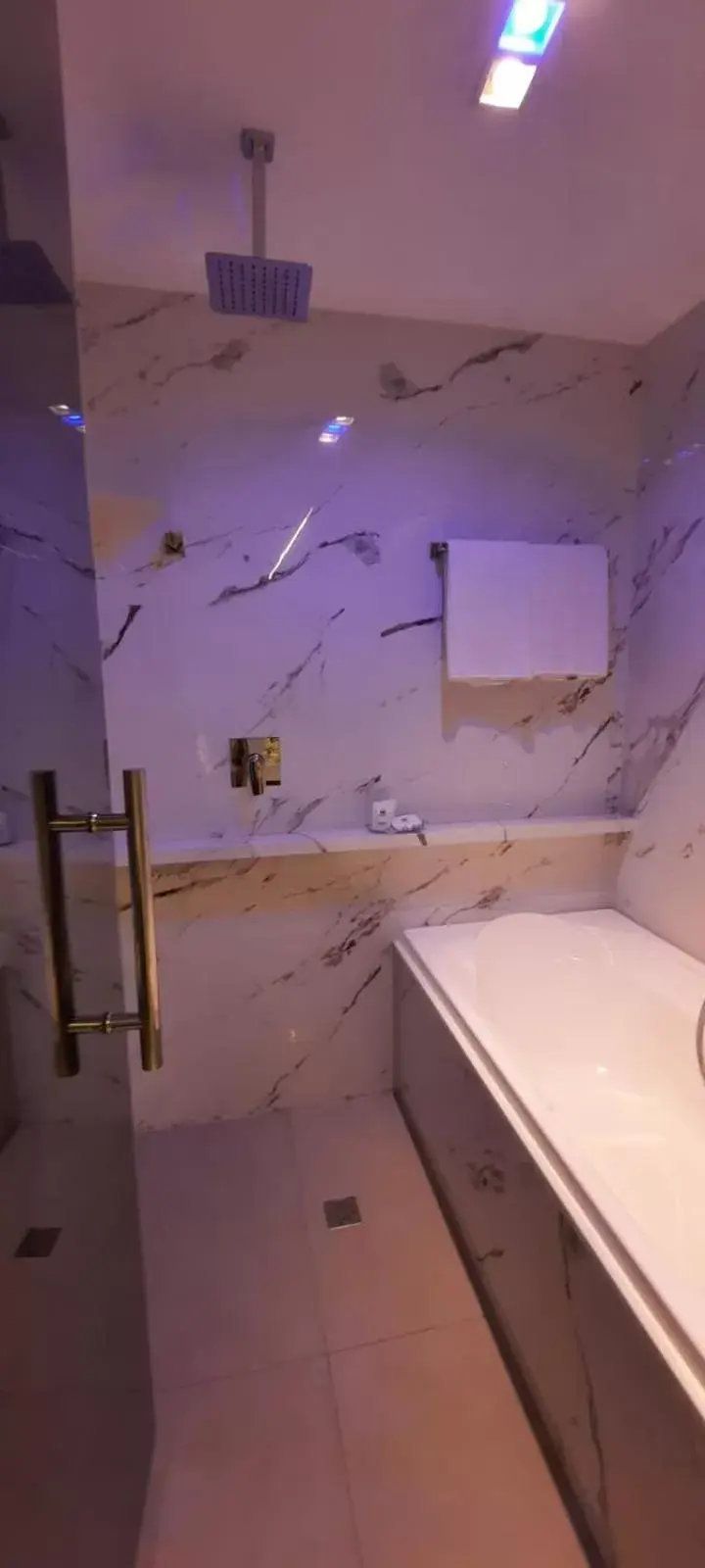 Bathroom in Marano Hotel