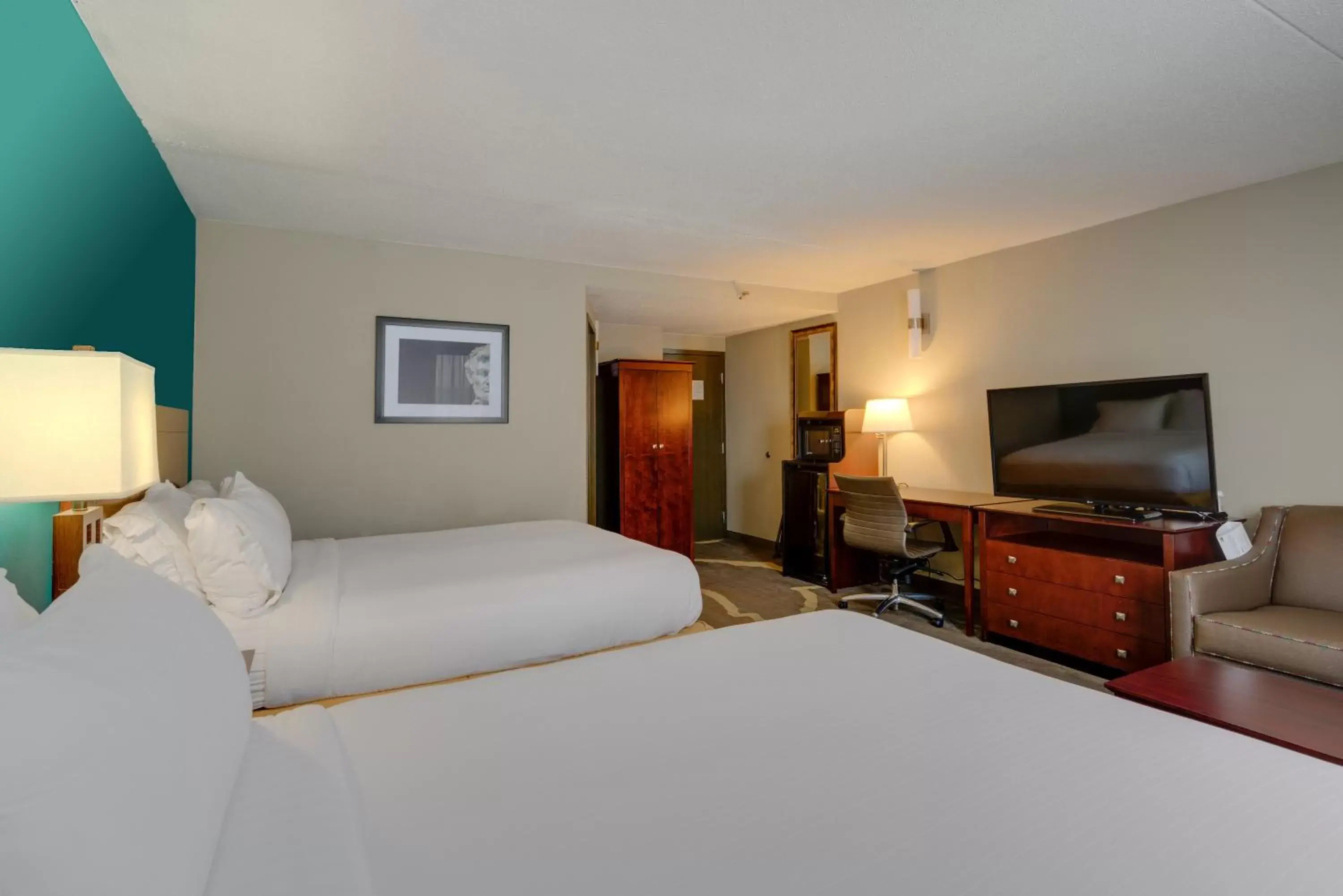 Photo of the whole room, Bed in Holiday Inn Express Washington DC East- Andrews AFB, an IHG Hotel