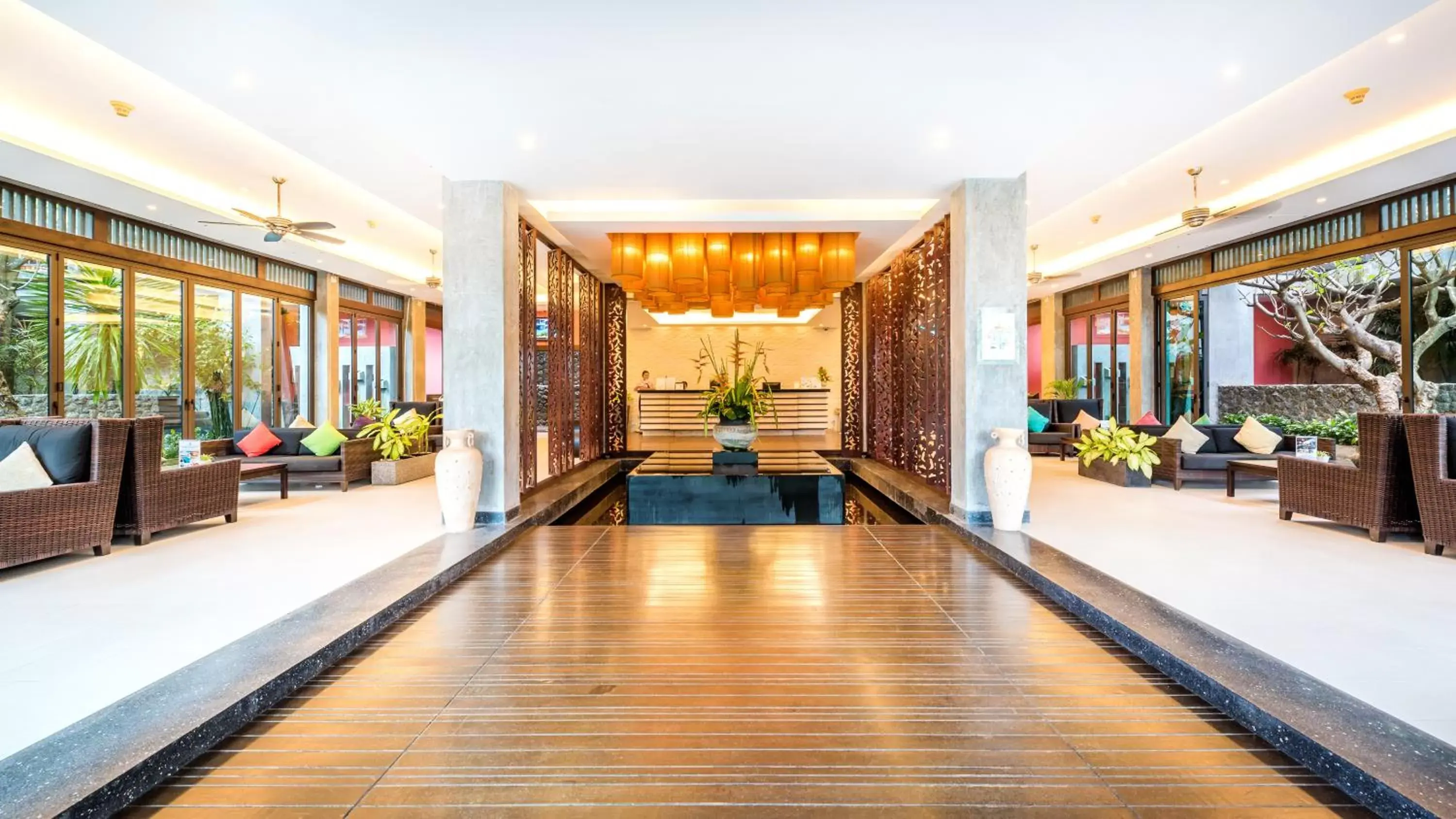 Lobby or reception in Wyndham Sea Pearl Resort, Phuket