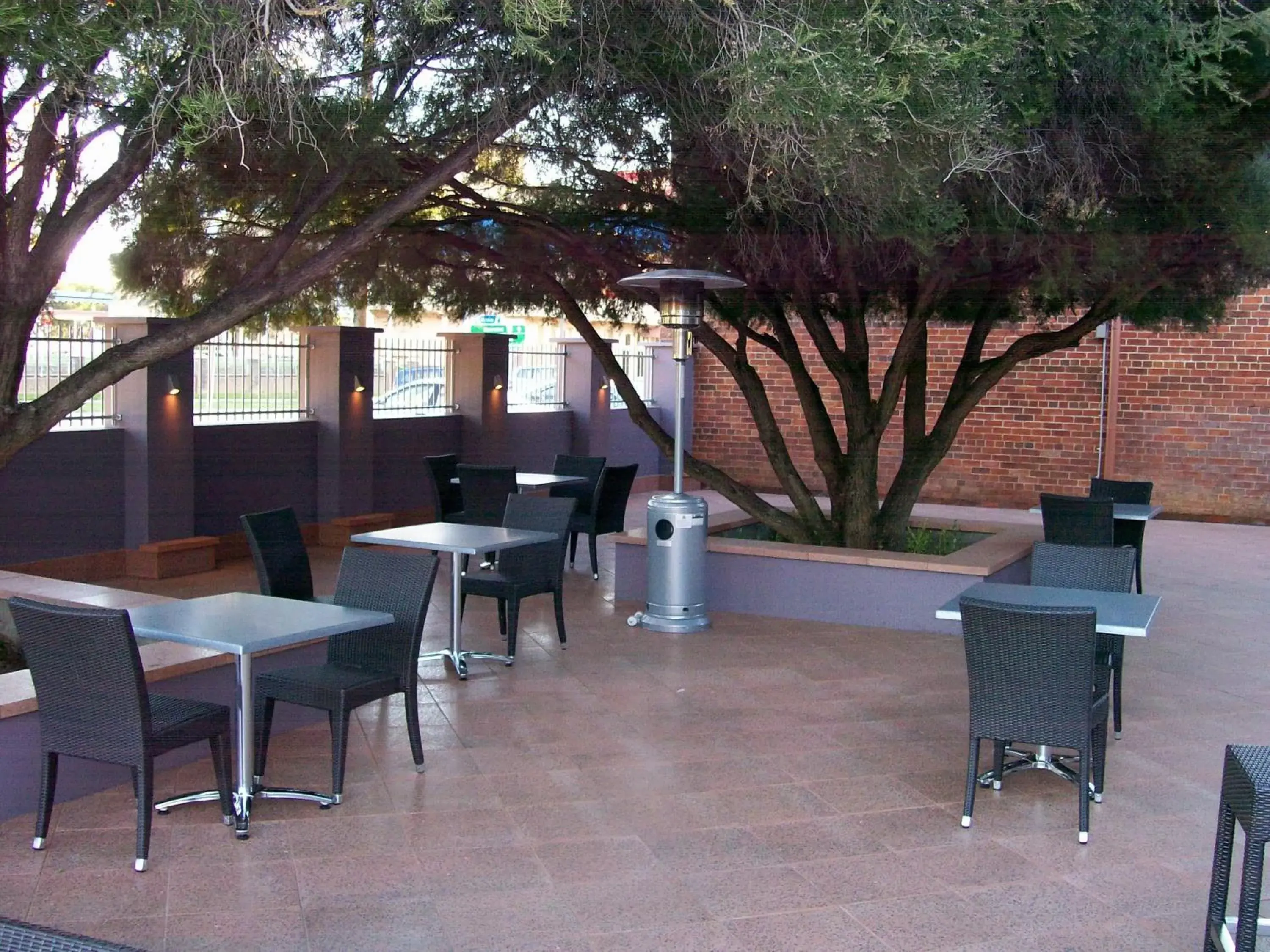 Balcony/Terrace, Restaurant/Places to Eat in Mackellar Motel